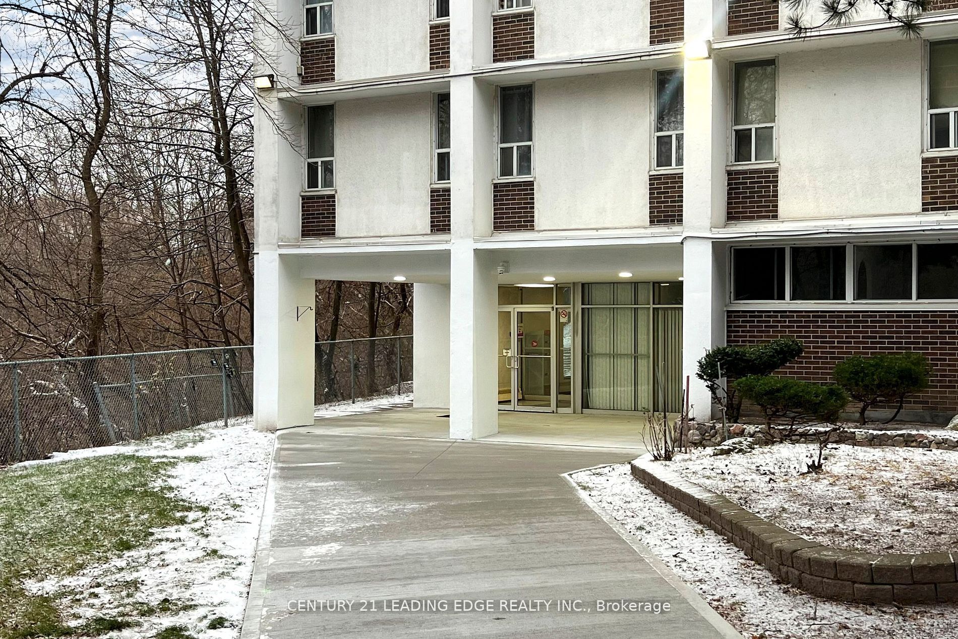 2245 Eglinton Avenue E 1005, Toronto, ON M1K 2N3 photo 3