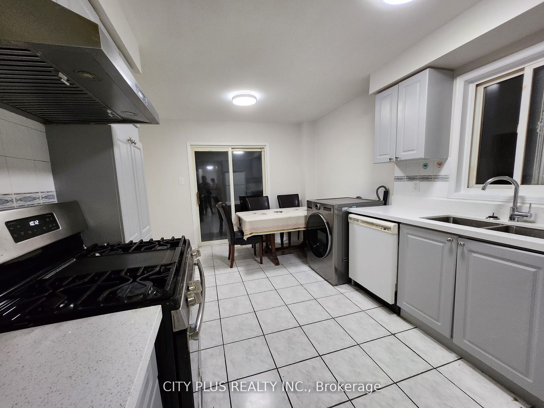197 Mclevin Avenue Upper, Toronto, ON M1B 6A2 photo 3