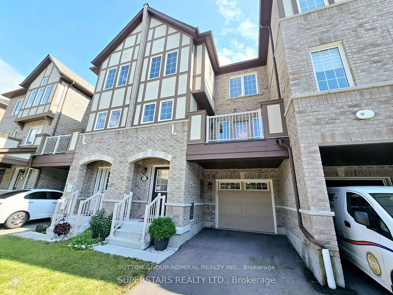 17 Bluegill Crescent, Whitby, ON L1P 0E4