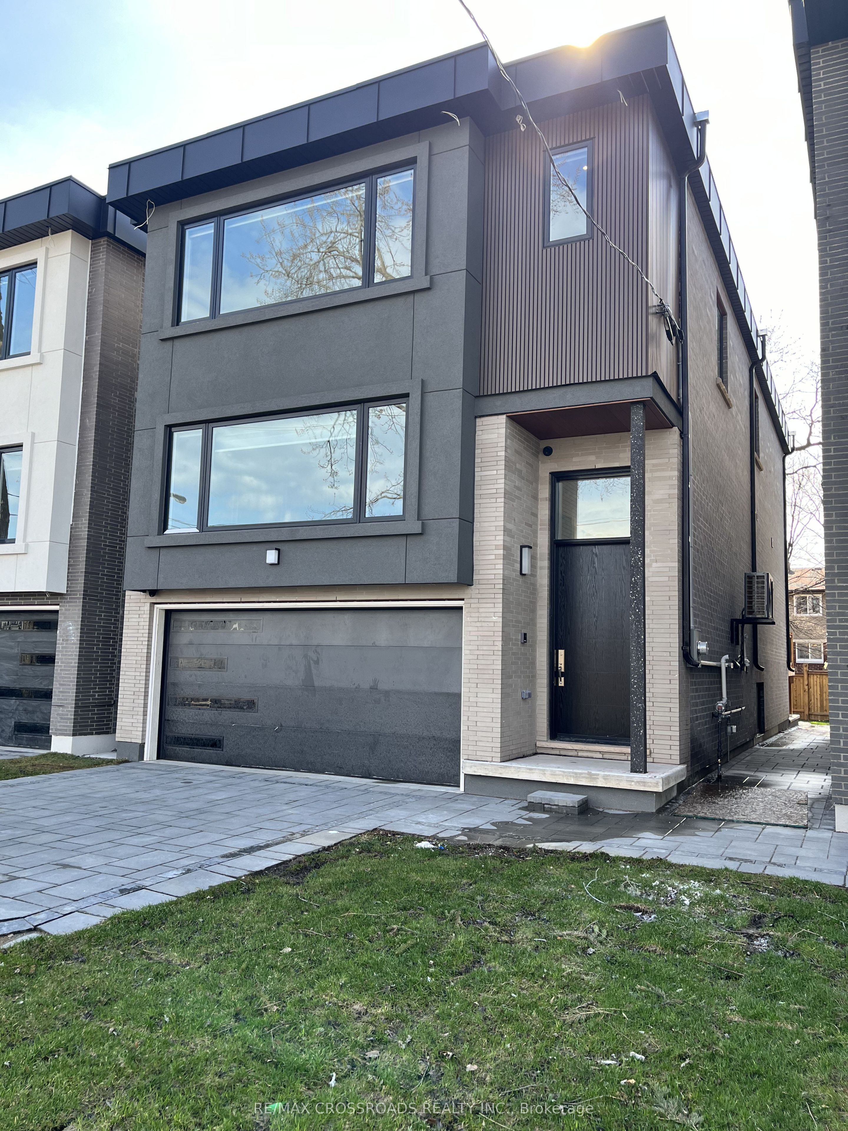 790 B Midland Avenue, Toronto, ON M1K 4E7 photo 3