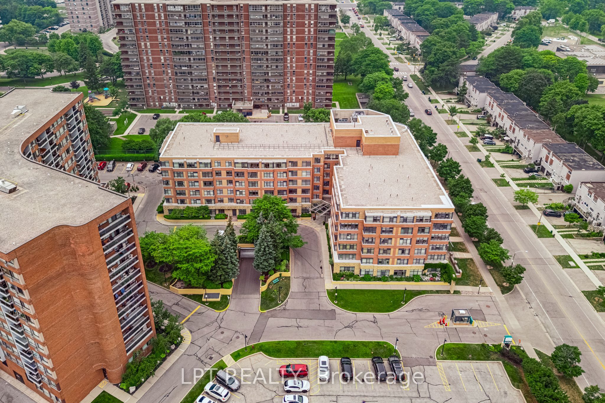 115 Bonis Avenue 216, Toronto, ON M1T 3S4