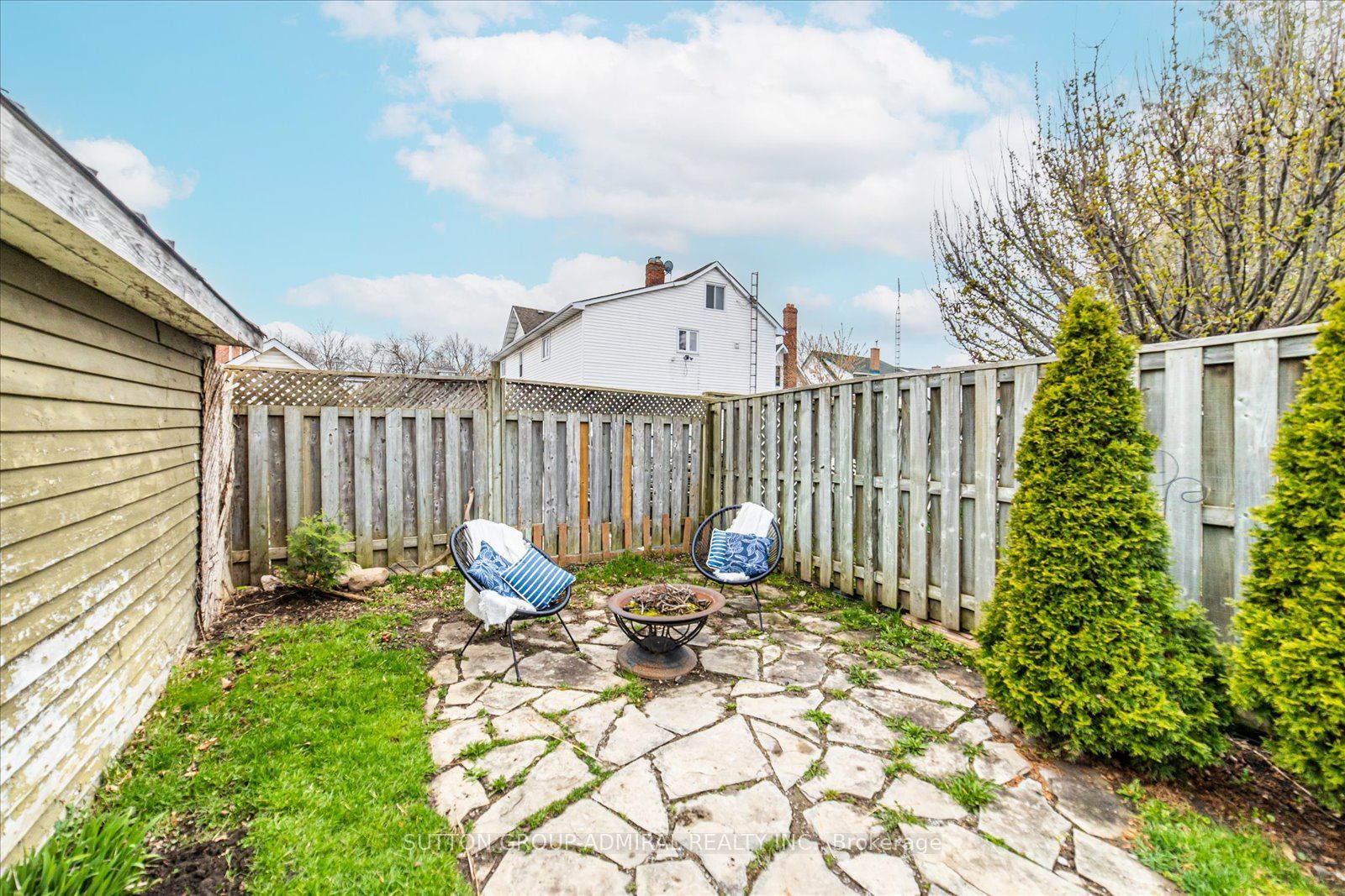 23 Westmoreland Avenue, Oshawa, ON L1G 2M9 photo 3