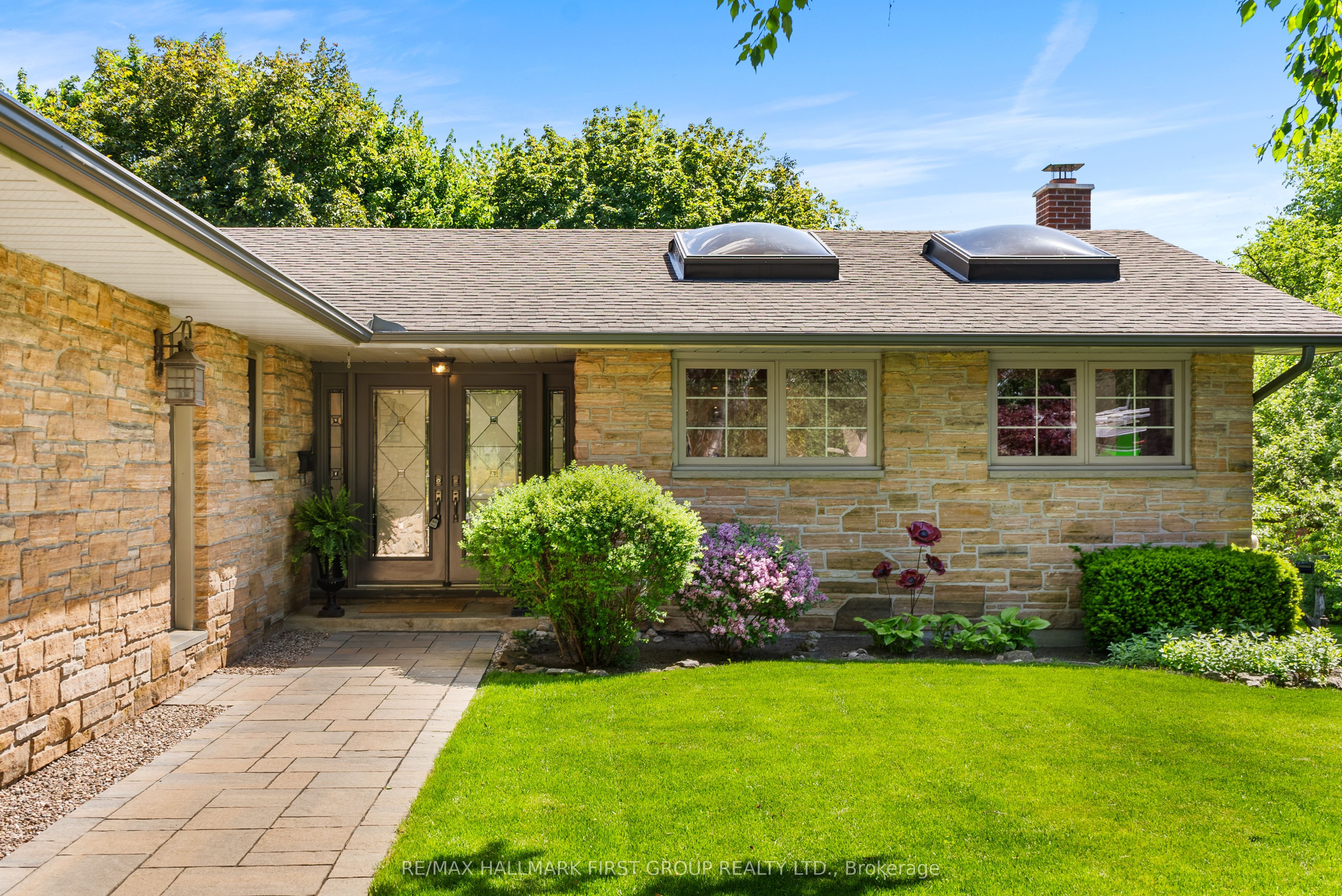 1889 APPLEVIEW Road, Pickering, ON L1V 1T7 photo 3
