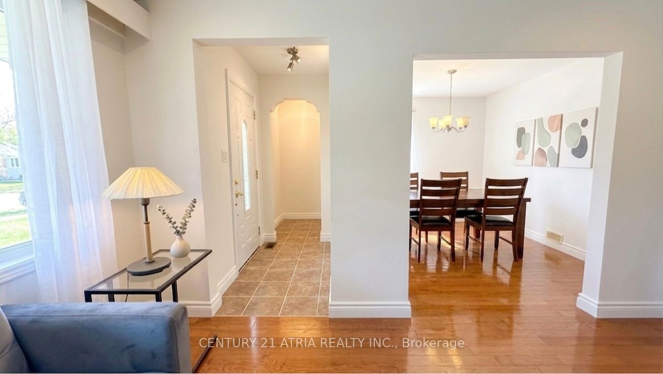 115 Ellington Drive, Toronto, ON M1R 3Y2 photo 3