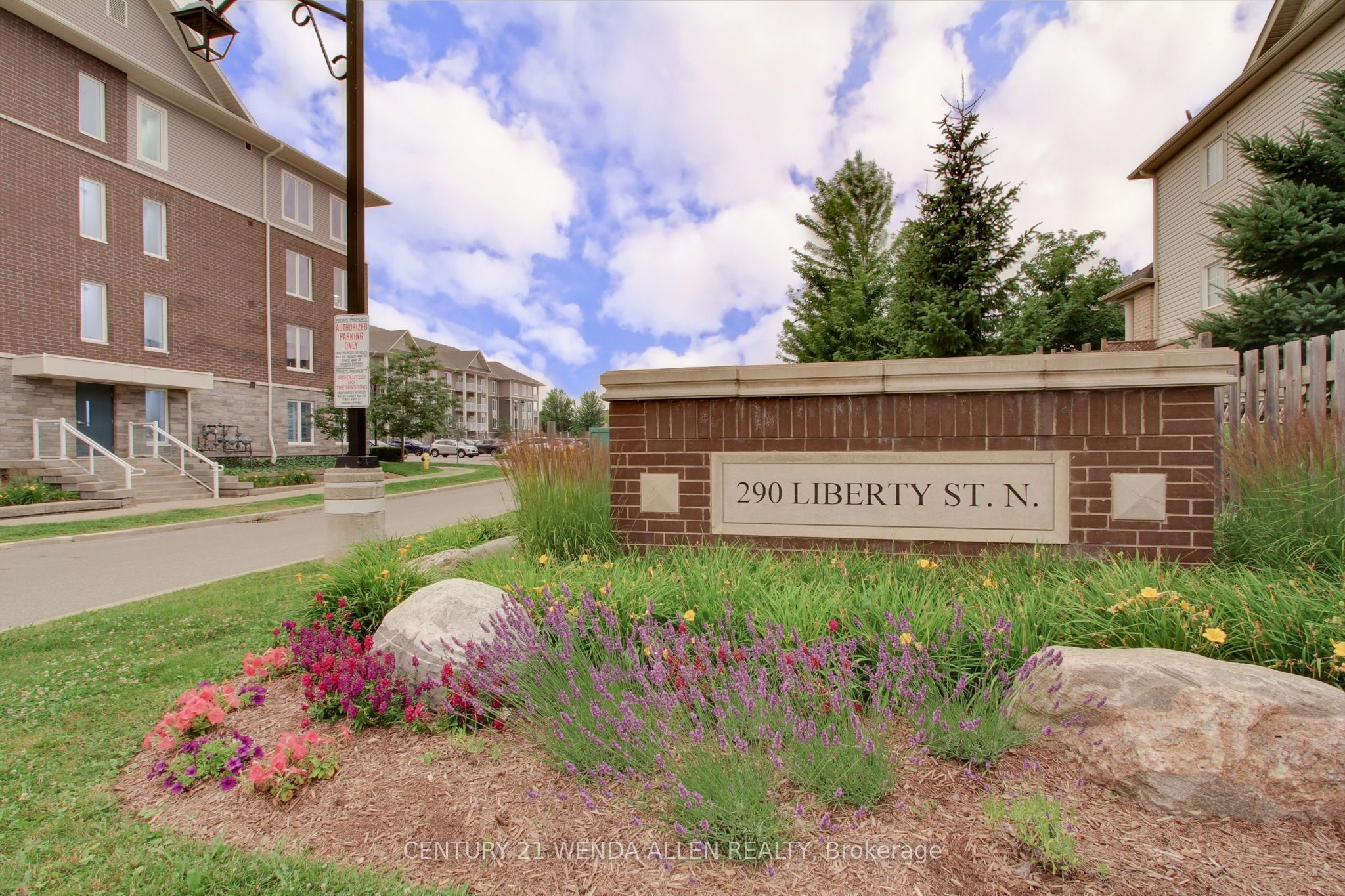 290 Liberty Street N, Clarington, ON L1C 0H3 photo 4