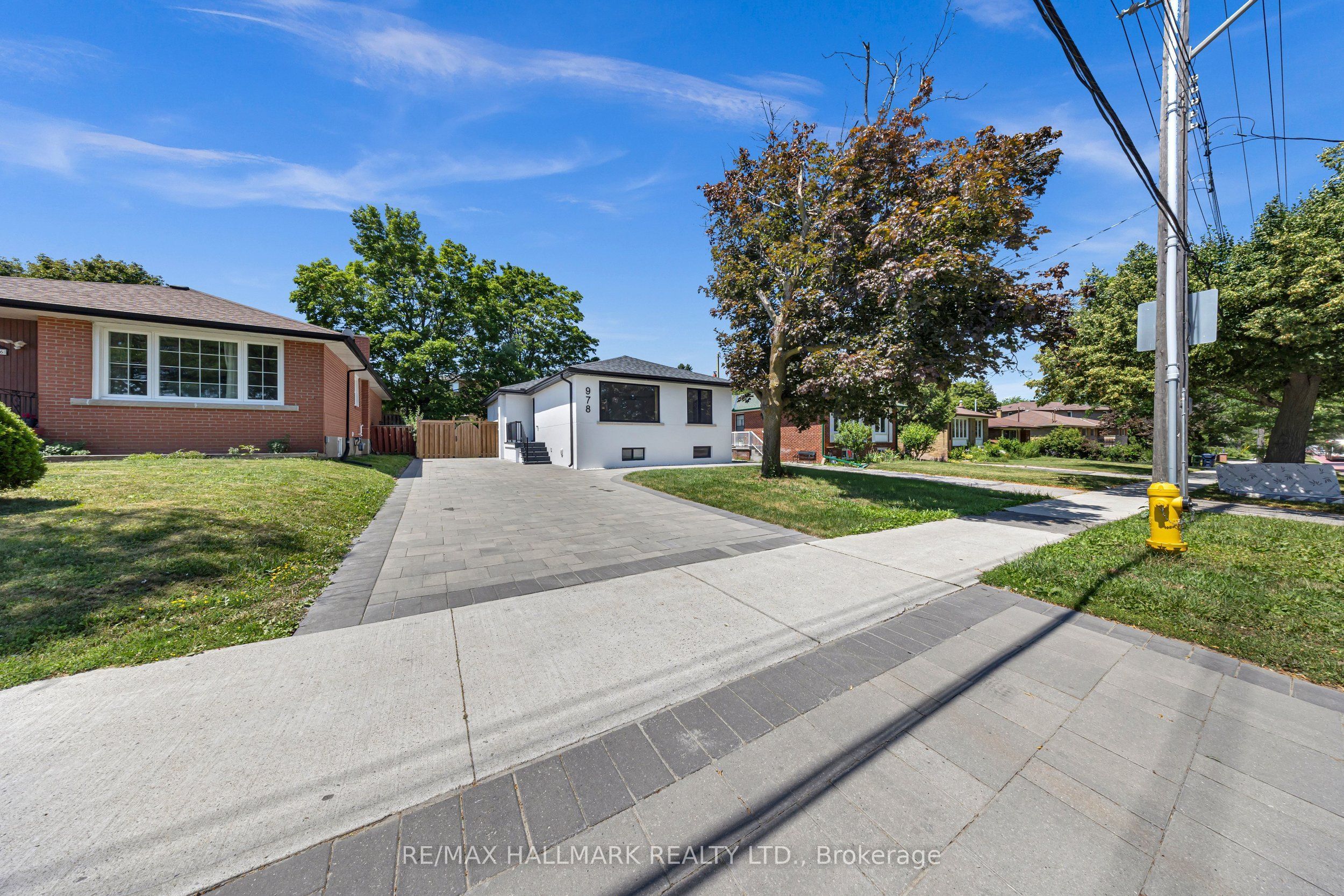 978 Midland Avenue, Toronto, ON M1K 4G6 photo 3