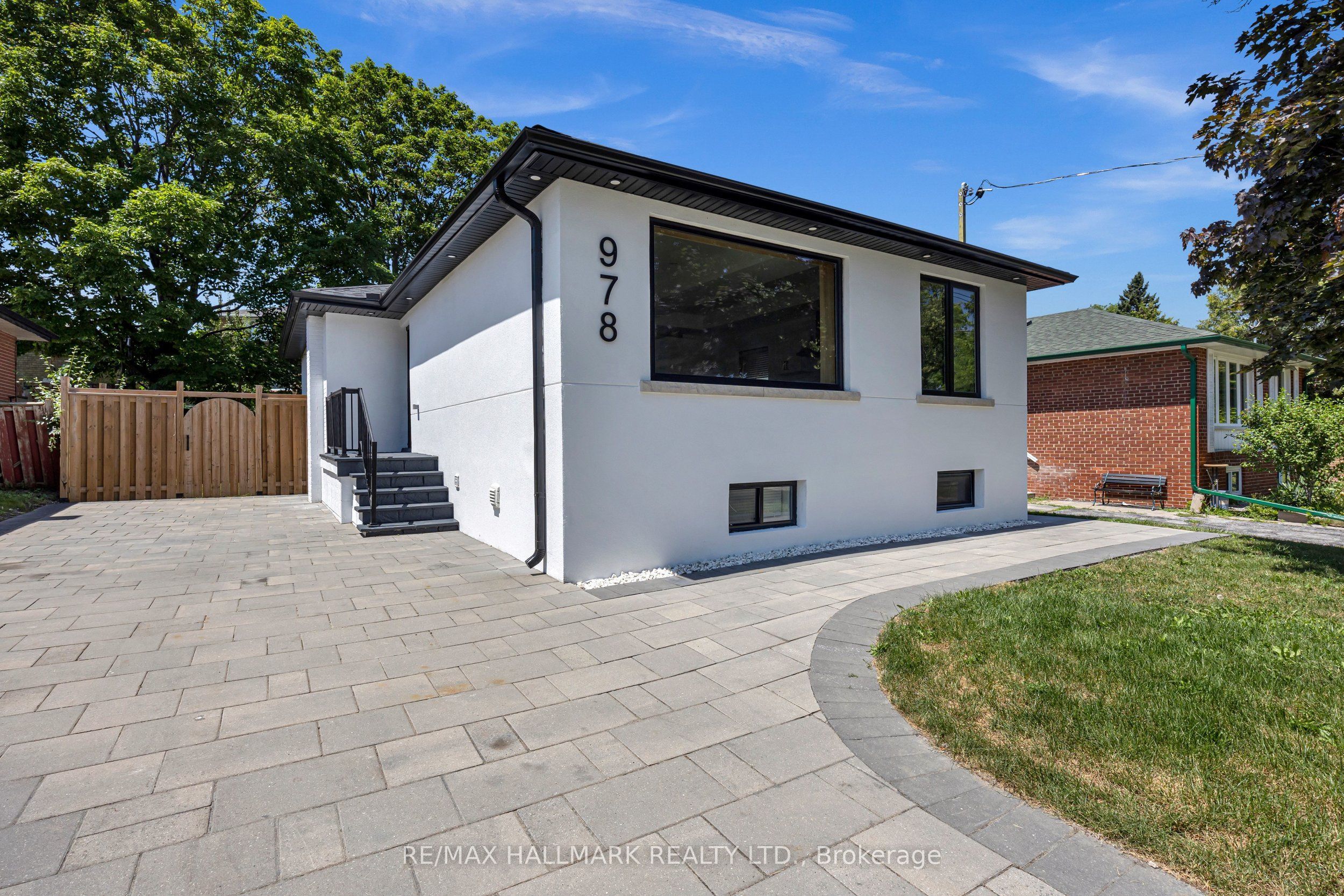 978 Midland Avenue, Toronto, ON M1K 4G6 photo 5