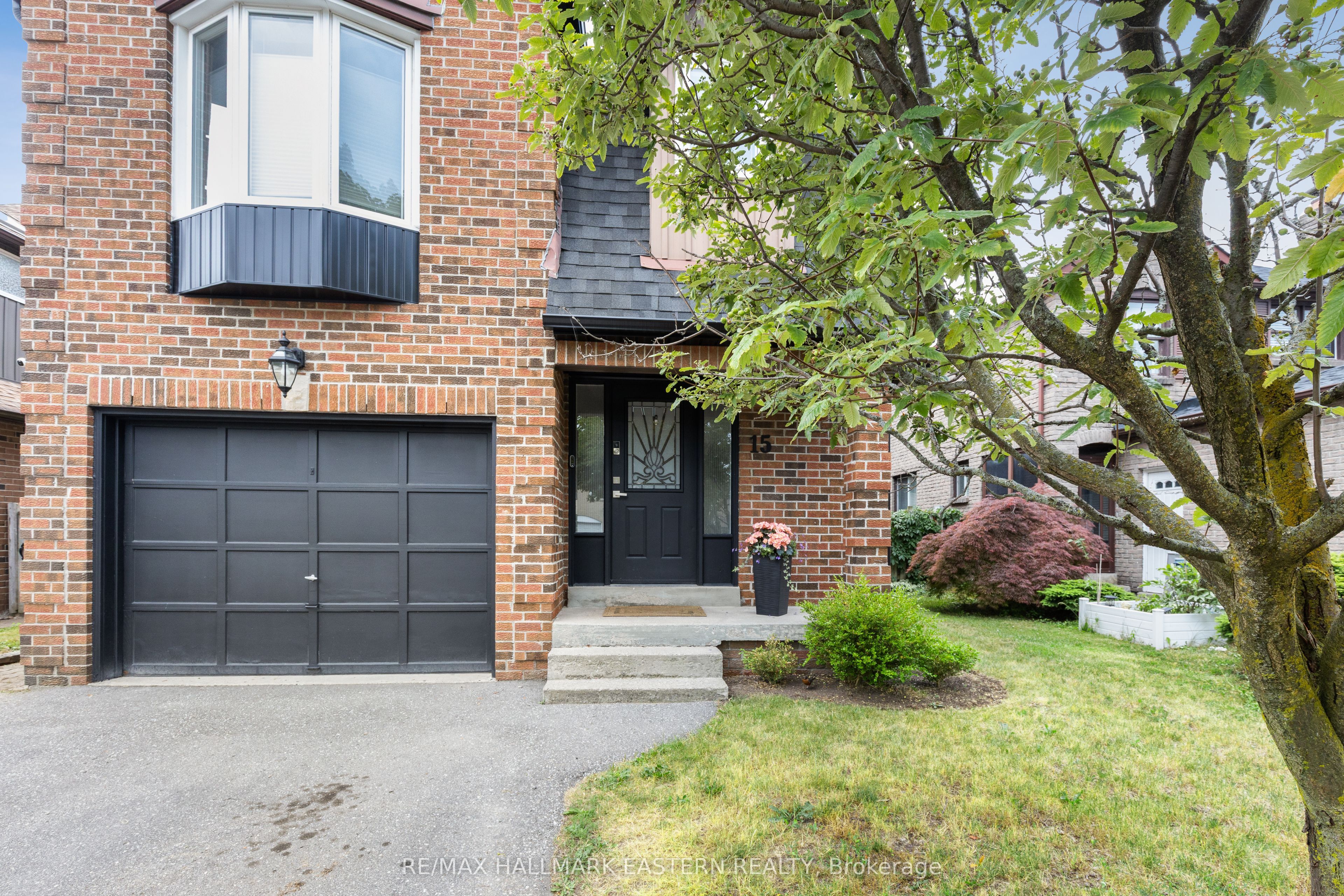 15 Ravenscroft Road, Ajax, ON L1T 1V7 photo 2