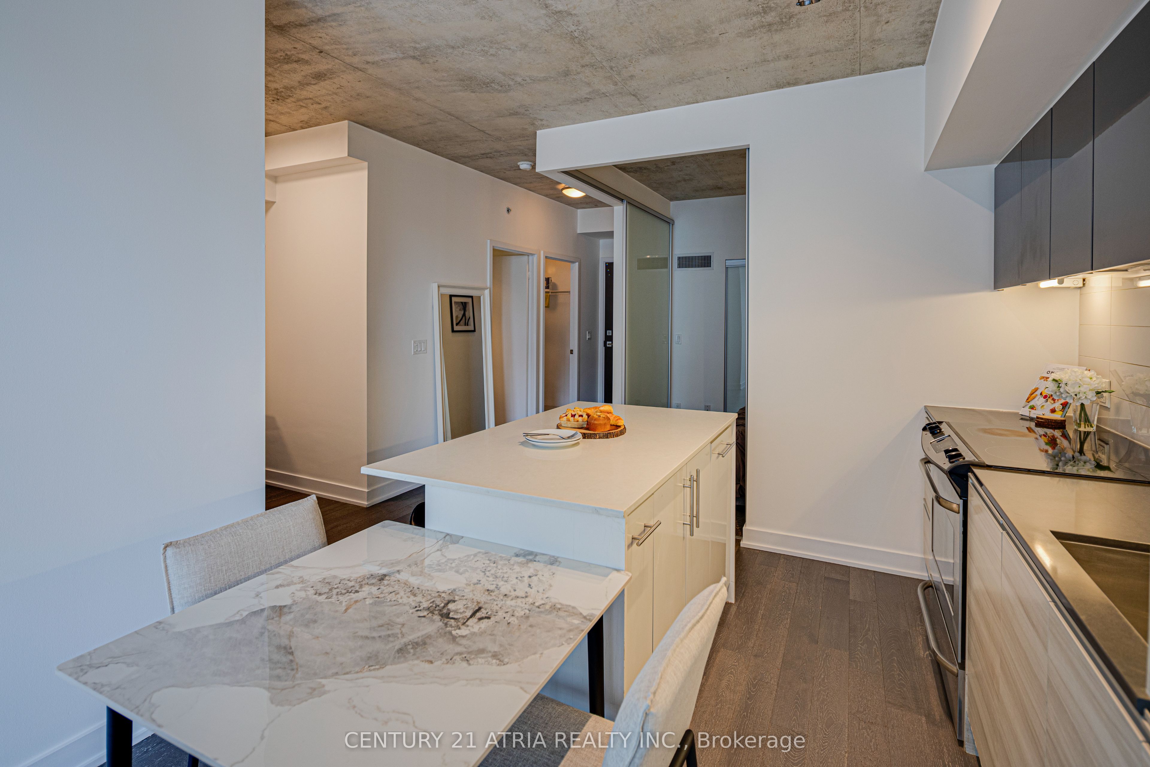 1190 Dundas Street E 513, Toronto, ON M4M 0C5 photo 4
