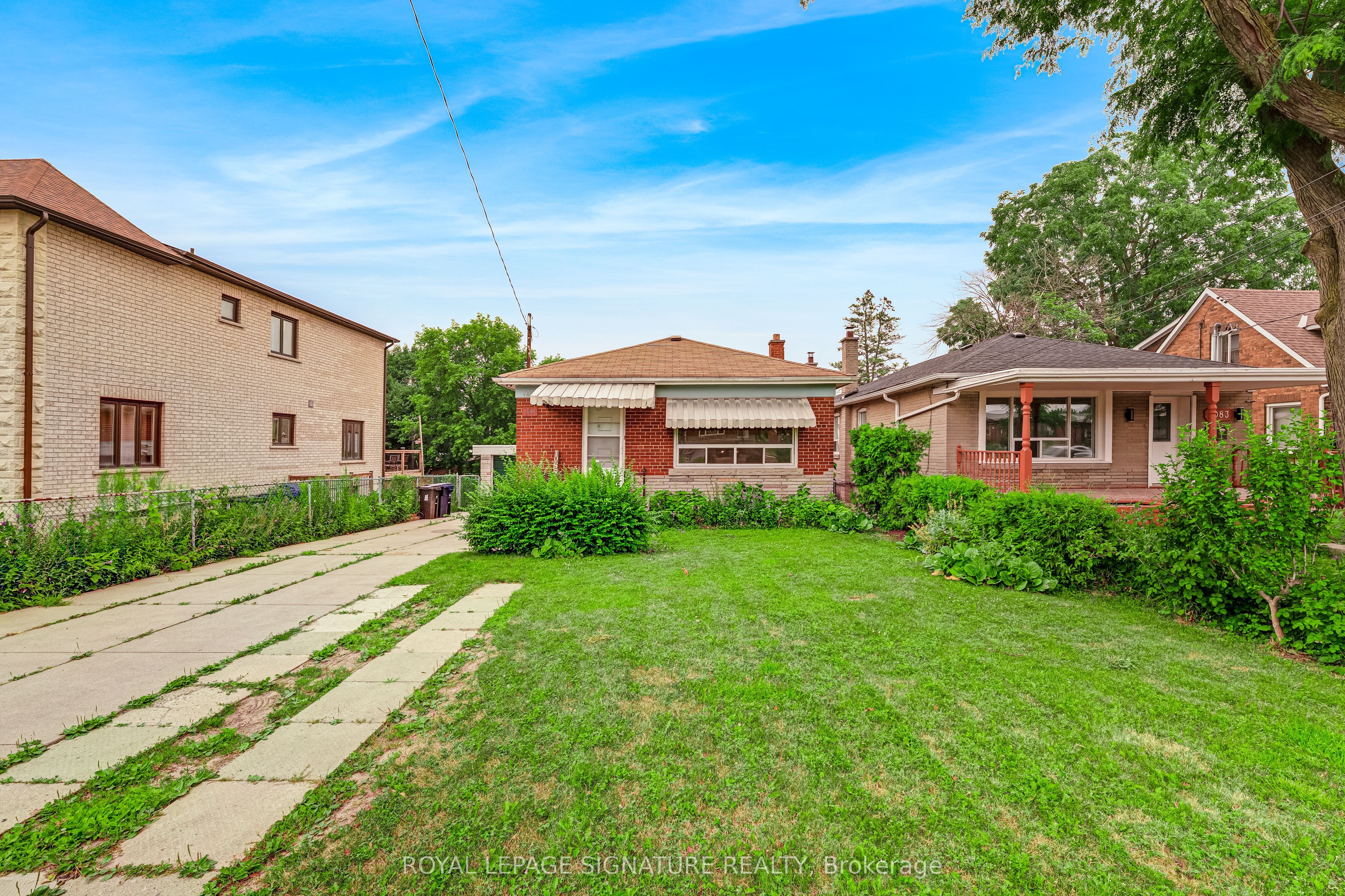 1085 Pharmacy Avenue, Toronto, ON M1R 2H2