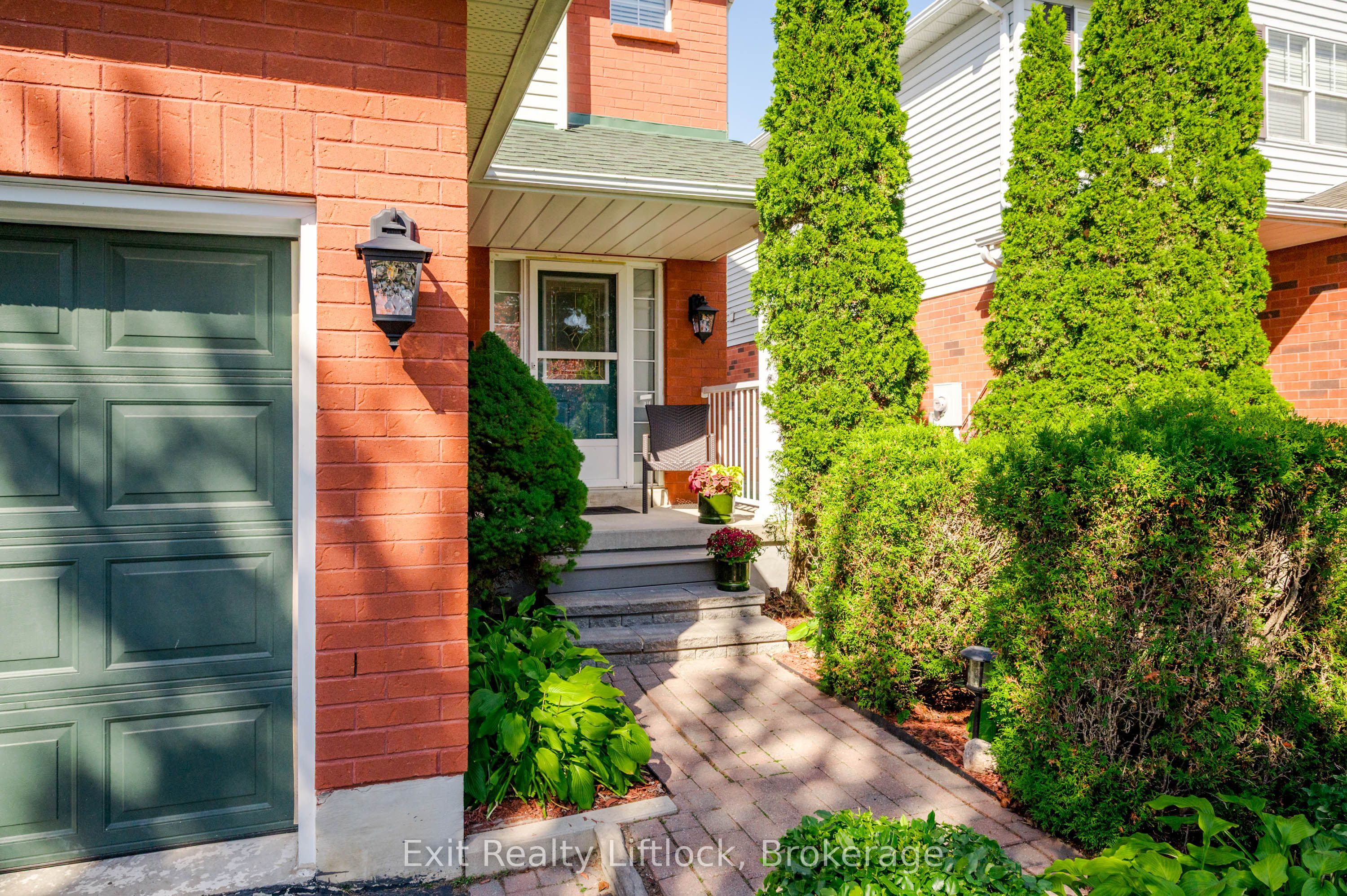 8 Wilkins Crescent, Clarington, ON L1E 3B9 photo 3
