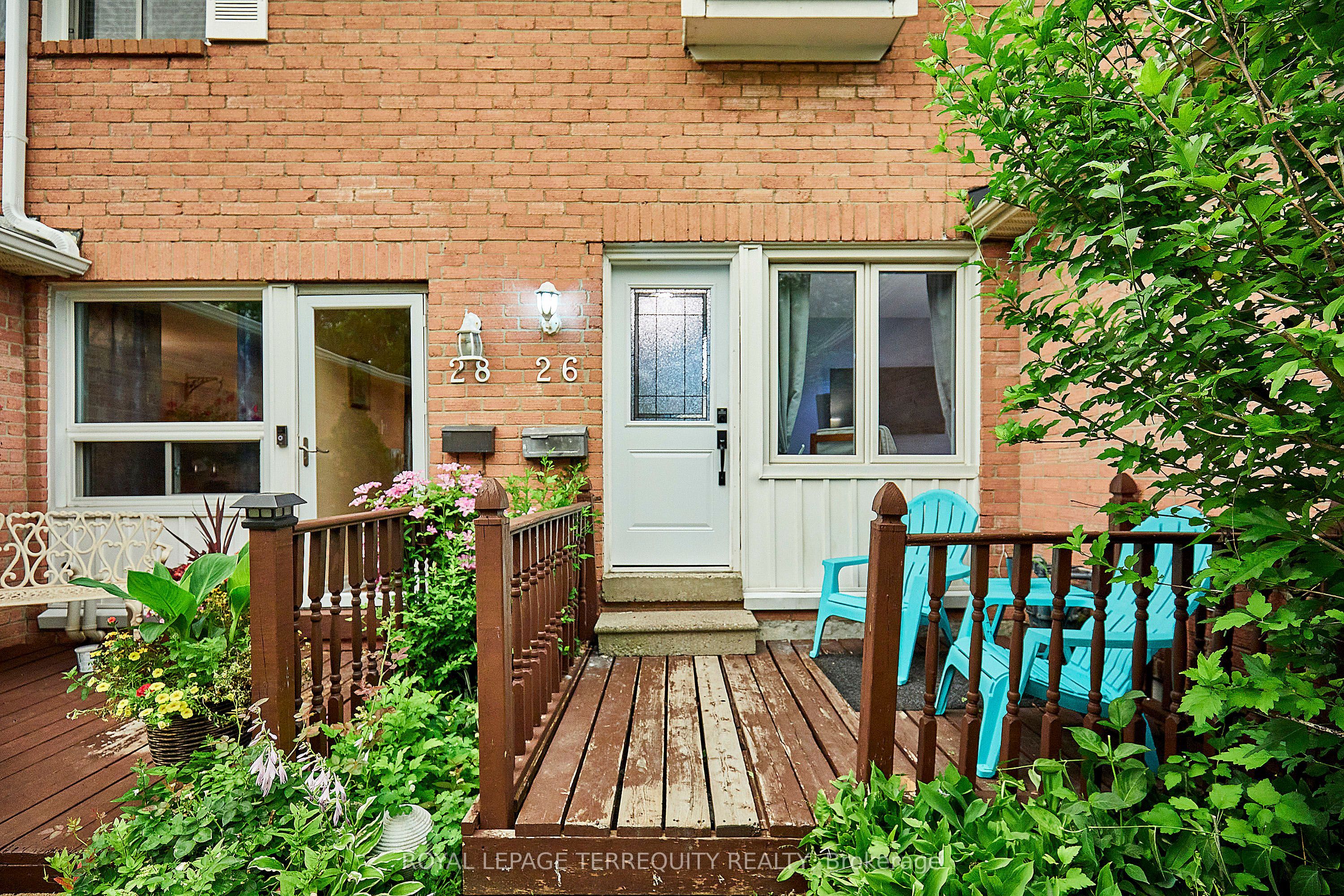 26 Field Crescent, Ajax, ON L1Z 1A8 photo 3
