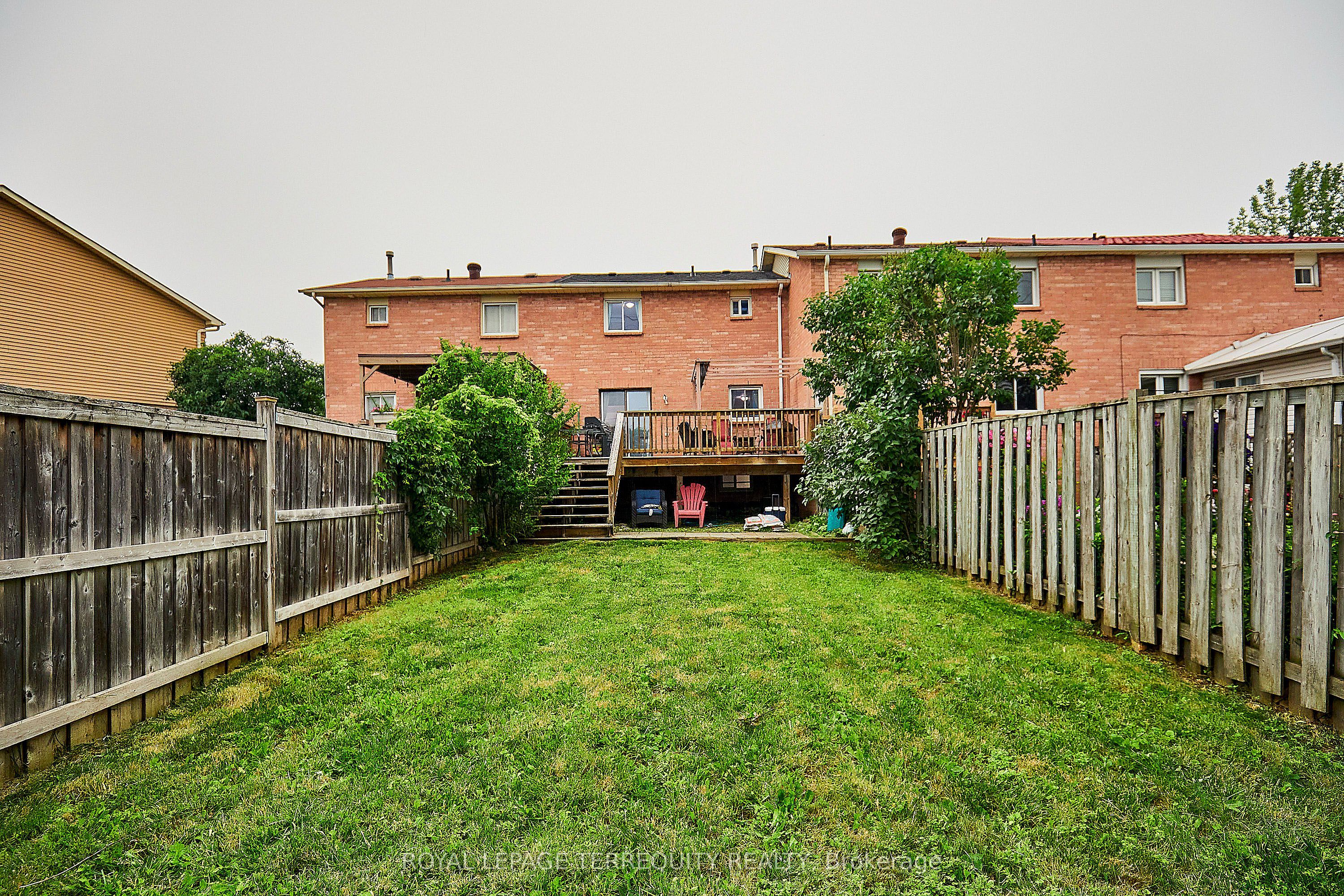 26 Field Crescent, Ajax, ON L1Z 1A8 photo 4