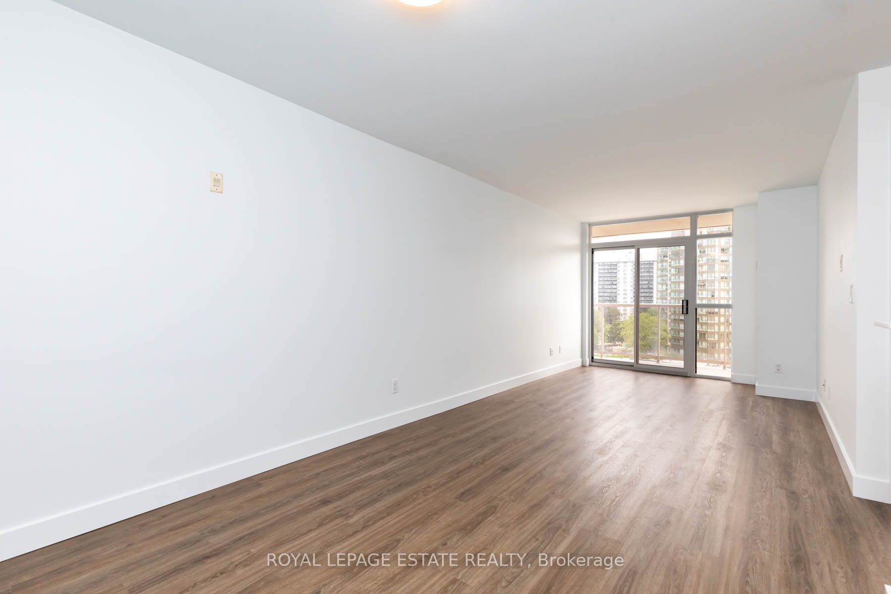 3650 Kingston Road 822, Toronto, ON M1M 3X9 photo 3