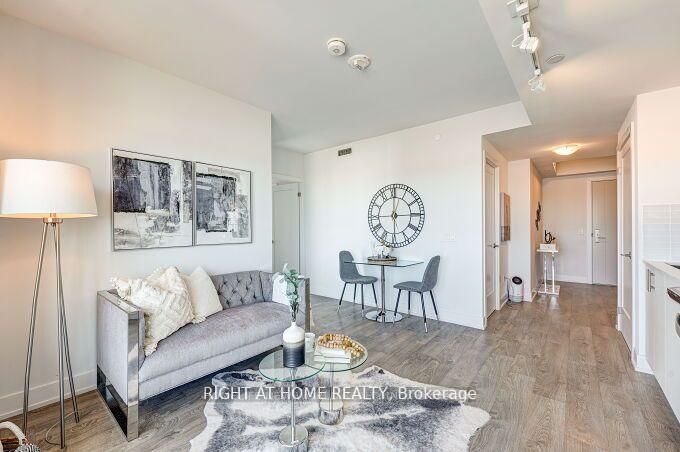 2550 Simcoe Street E 1207, Oshawa, ON L1L 0R5 photo 3
