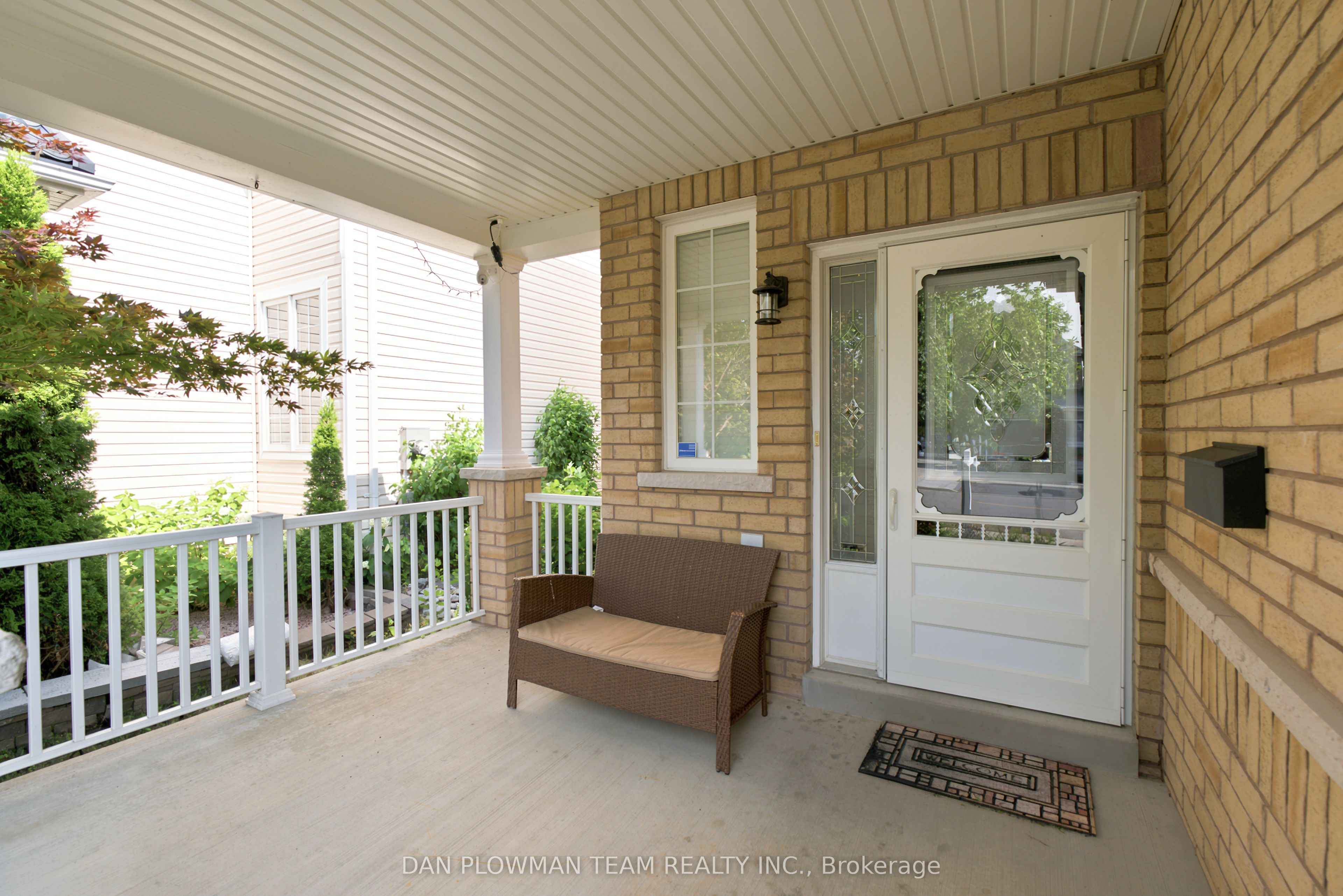 1174 Salmers Drive, Oshawa, ON L1K 0A9 photo 2