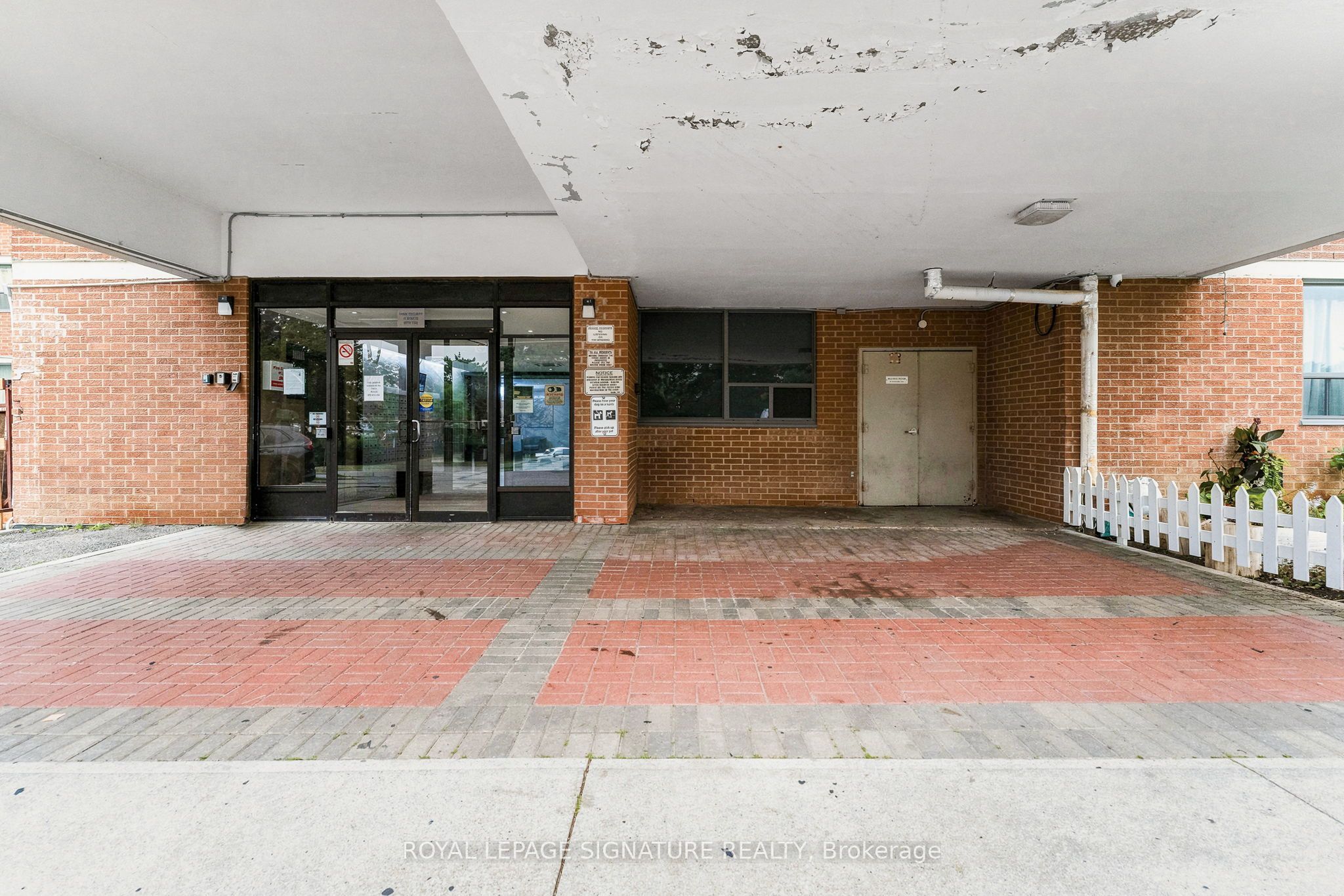 100 Wingarden Court 1807, Toronto, ON M1B 2P4 photo 3