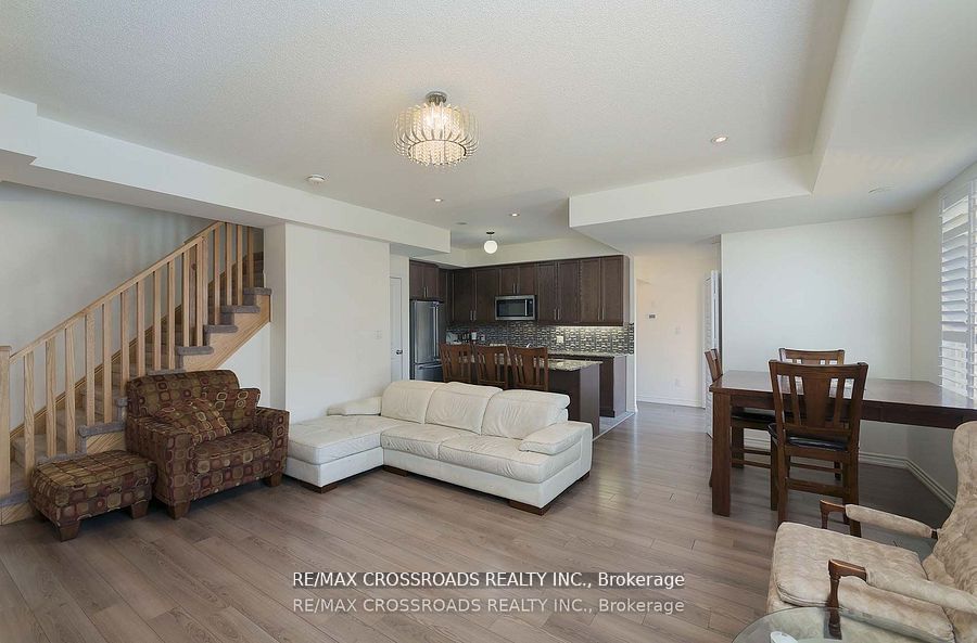 2726 William Jackson Drive 12, Pickering, ON L1X 0E6 photo 3