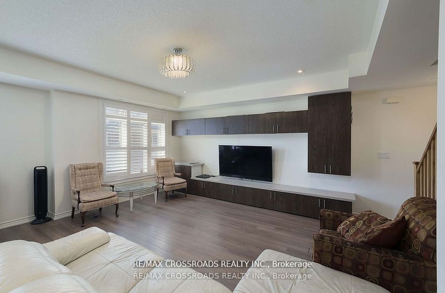 2726 William Jackson Drive 12, Pickering, ON L1X 0E6 photo 4