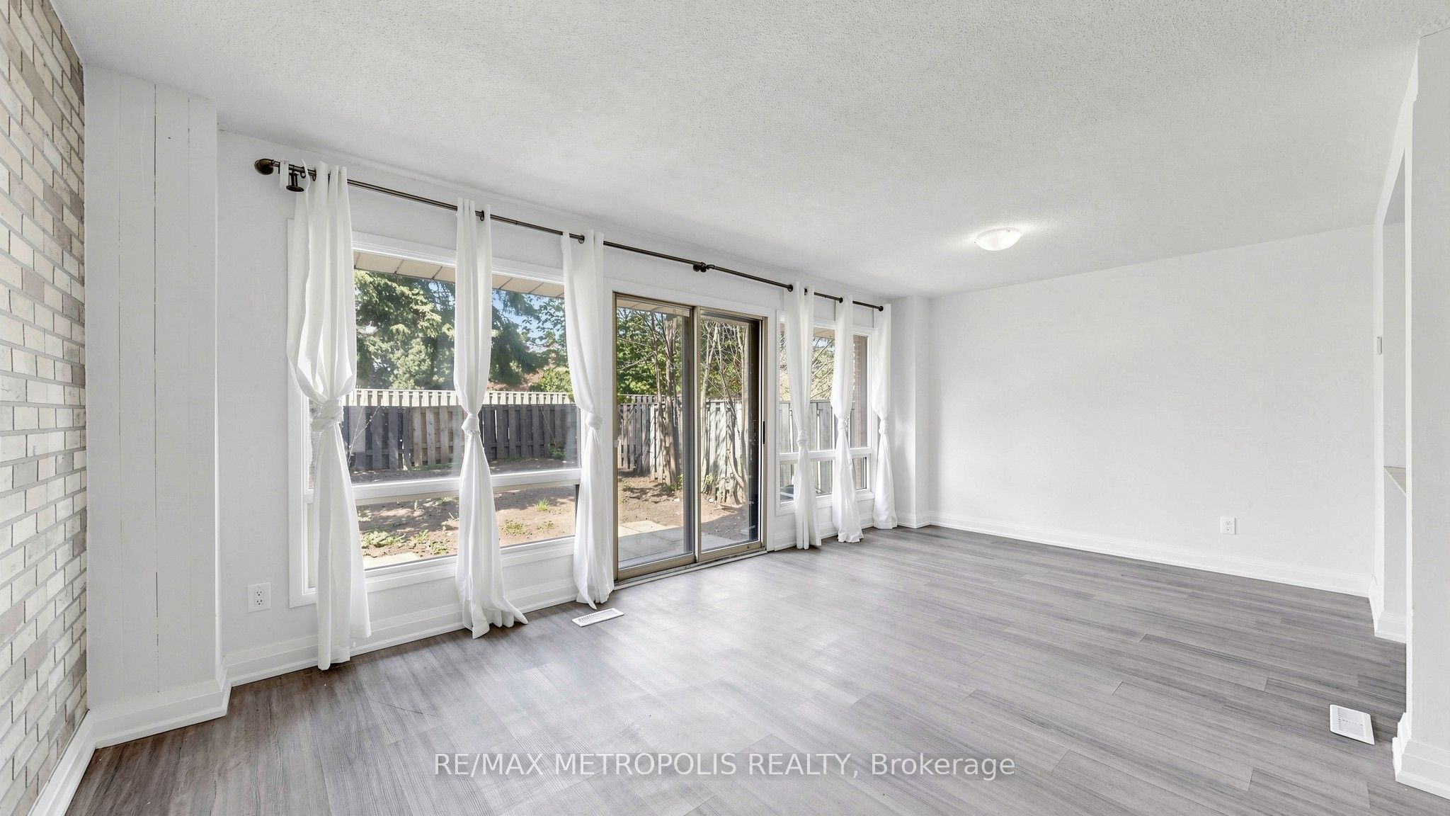 11 Livonia Place 18, Toronto, ON M1E 4W5 photo 5