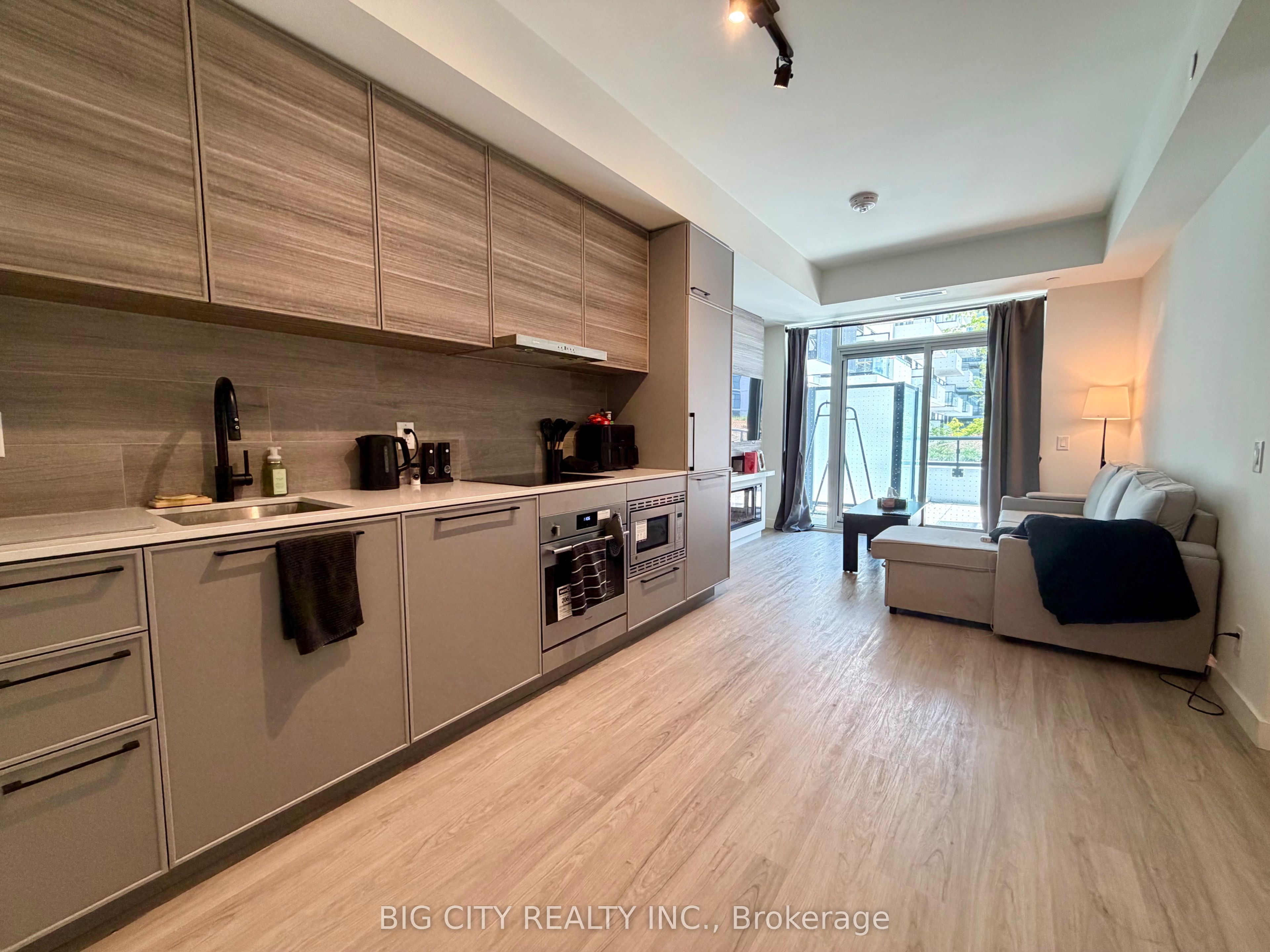 1050 Eastern Avenue 341, Toronto, ON M4L 0B7 photo 3