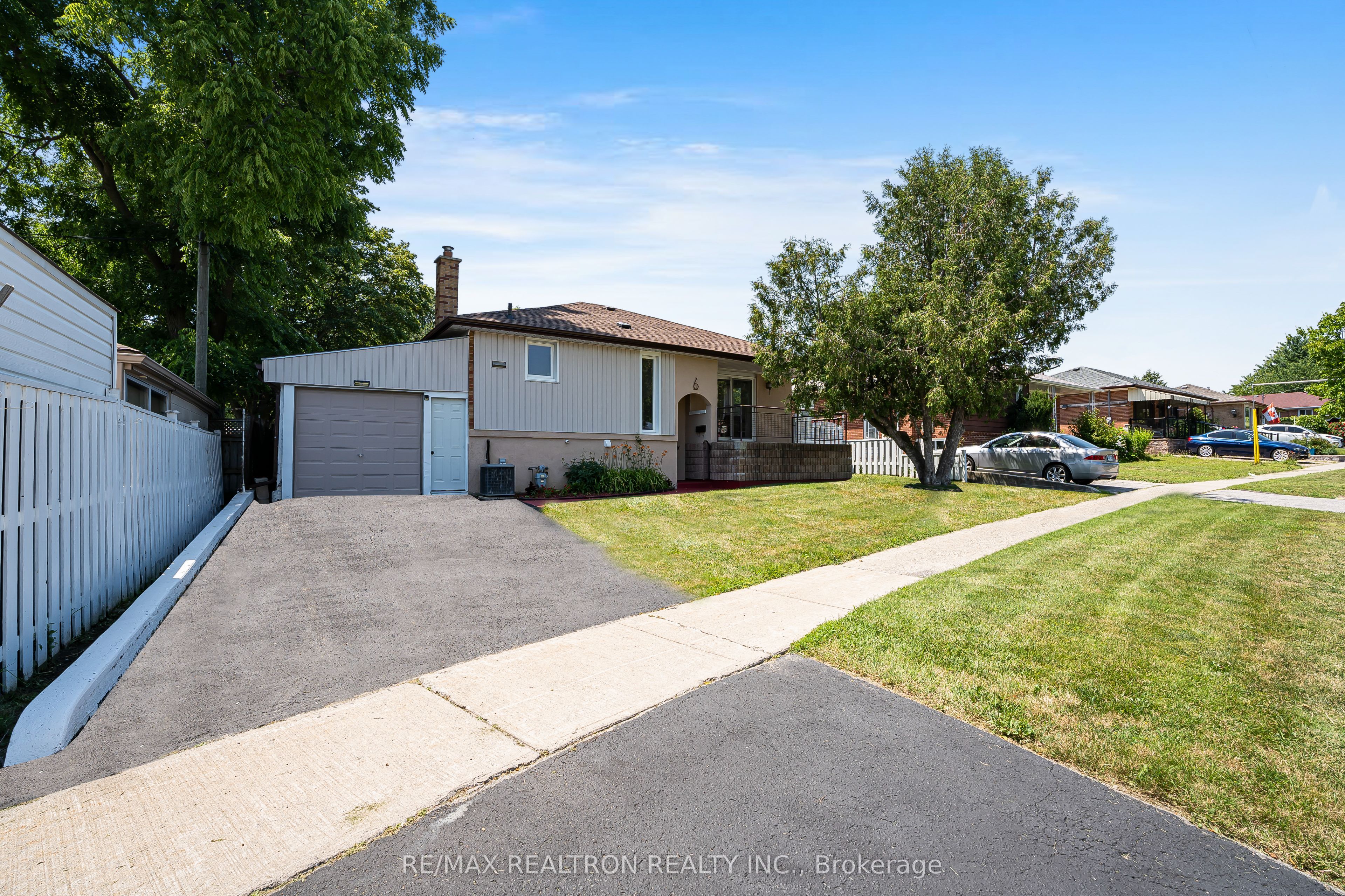 6 Stephenfrank Road, Toronto, ON M1P 3W3 photo 2