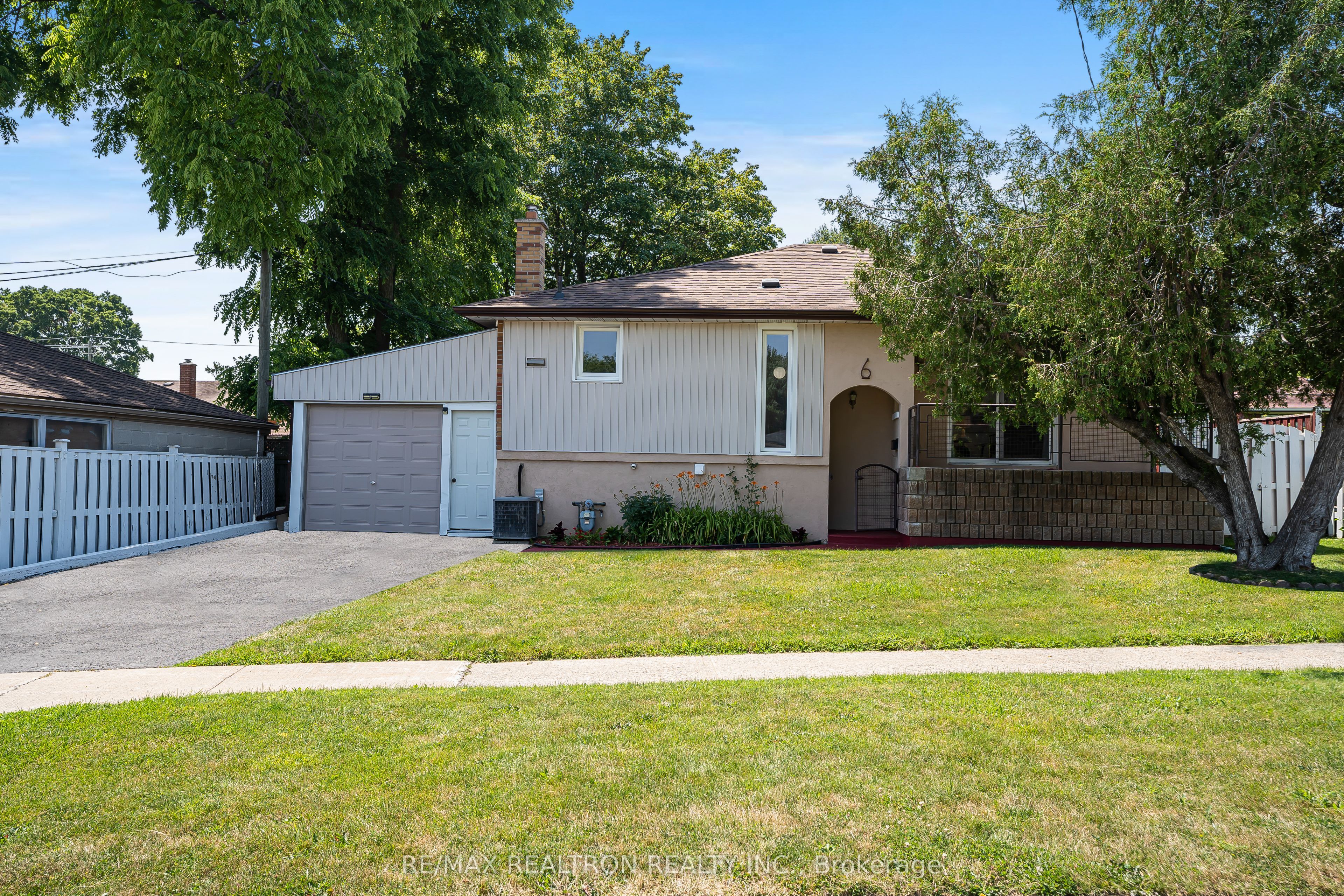 6 Stephenfrank Road, Toronto, ON M1P 3W3 photo 3