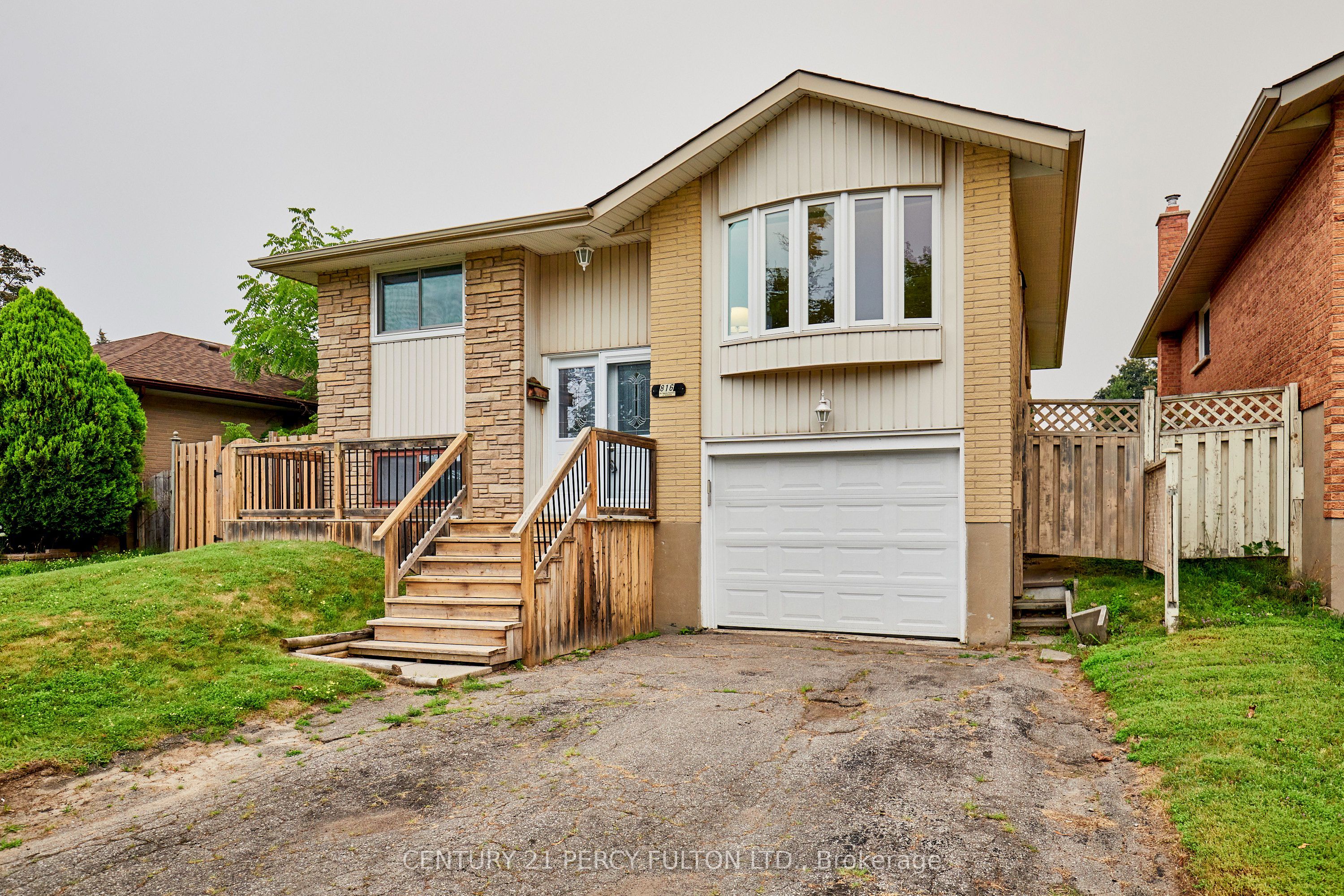816 Carnaby Crescent, Oshawa, ON L1G 2Y8