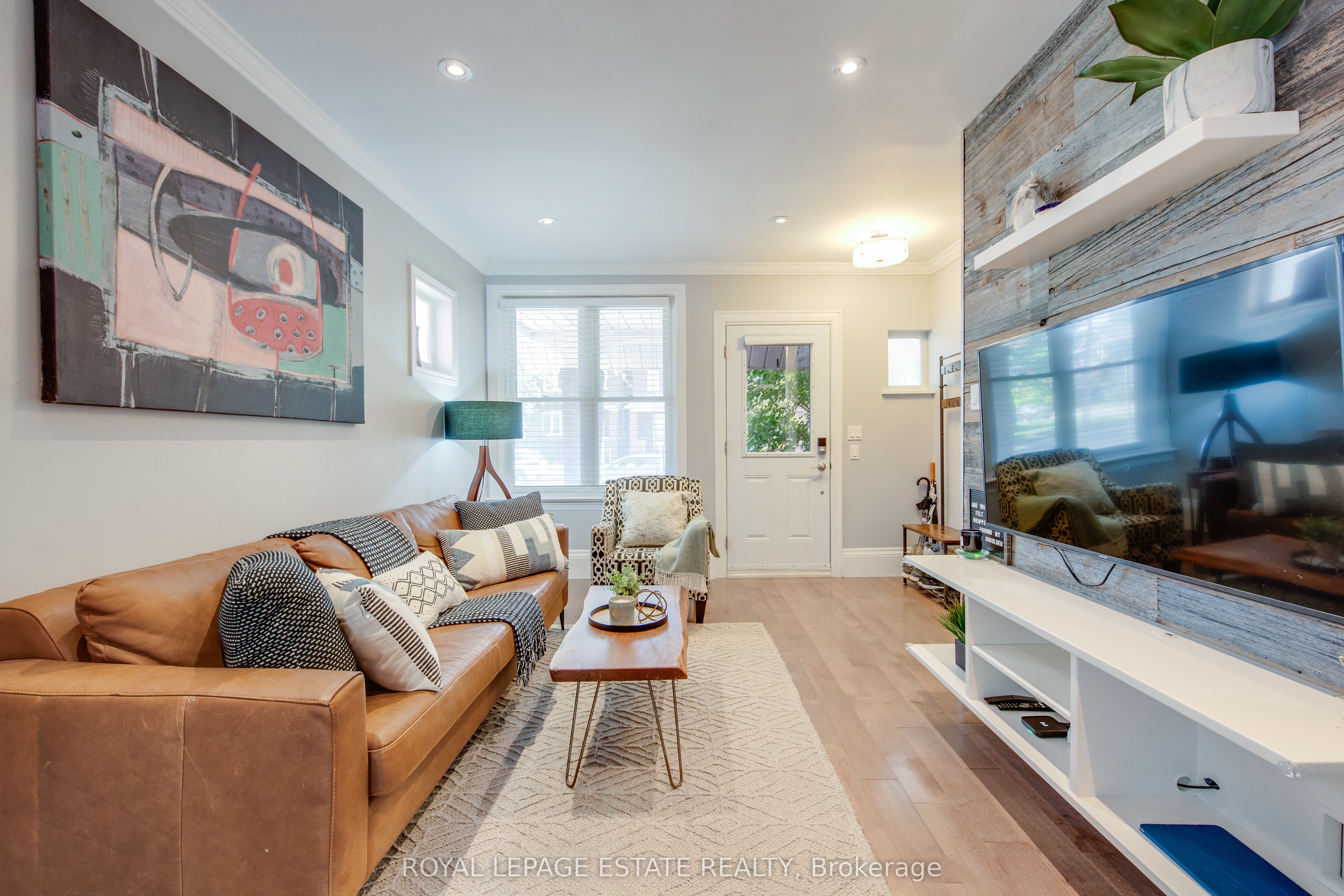 138 Woodmount Avenue, Toronto, ON M4C 3Y8 photo 3