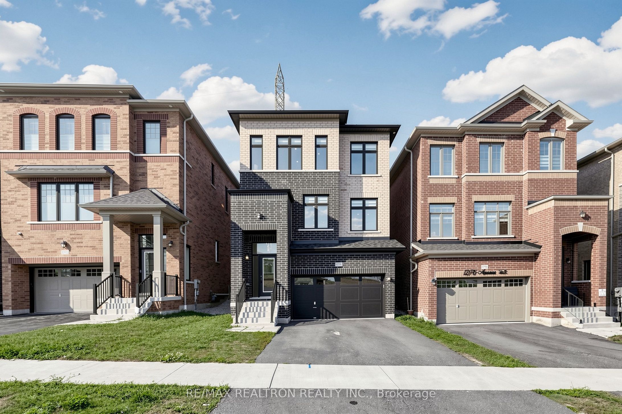 1274 Aquarius Trail, Pickering, ON L1X 0L9 photo 2
