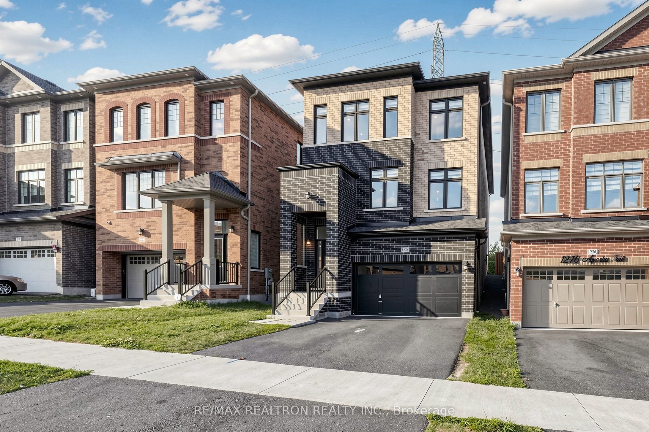 1274 Aquarius Trail, Pickering, ON L1X 0L9 photo 4