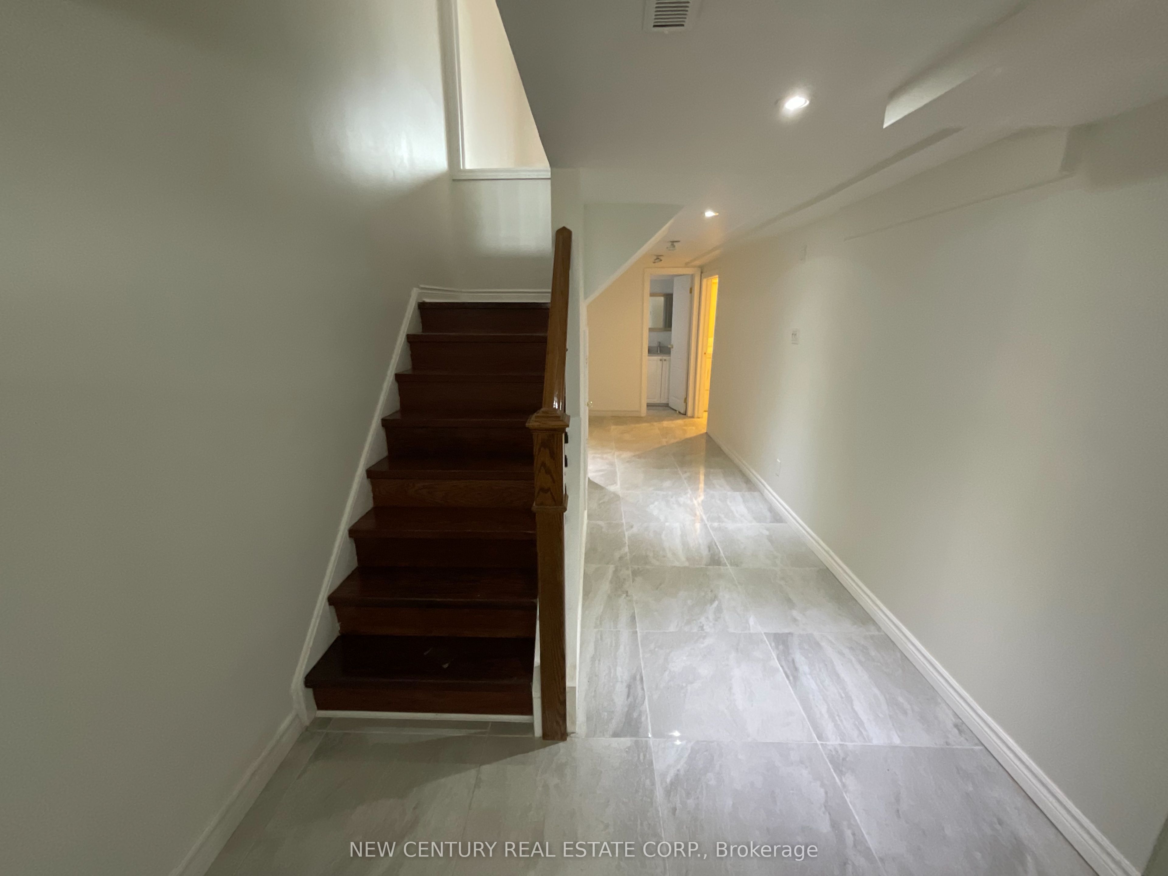 27 Trailridge Crescent, Toronto, ON M1E 4C9 photo 3