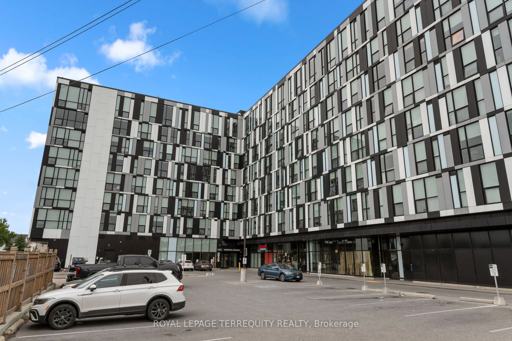 1900 Simcoe Street N 703, Oshawa, ON L1G 4Y3
