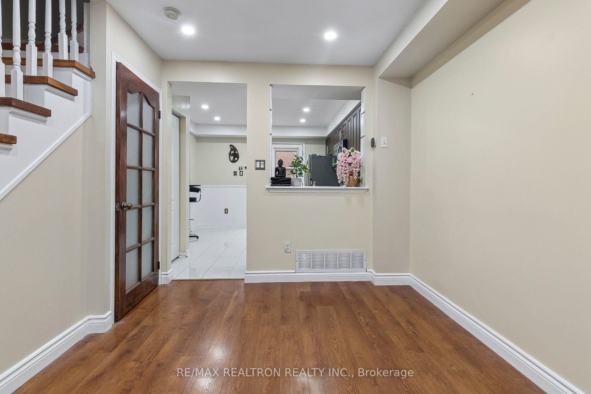 25 Hedge End Road, Toronto, ON M1B 5Z4 photo 4