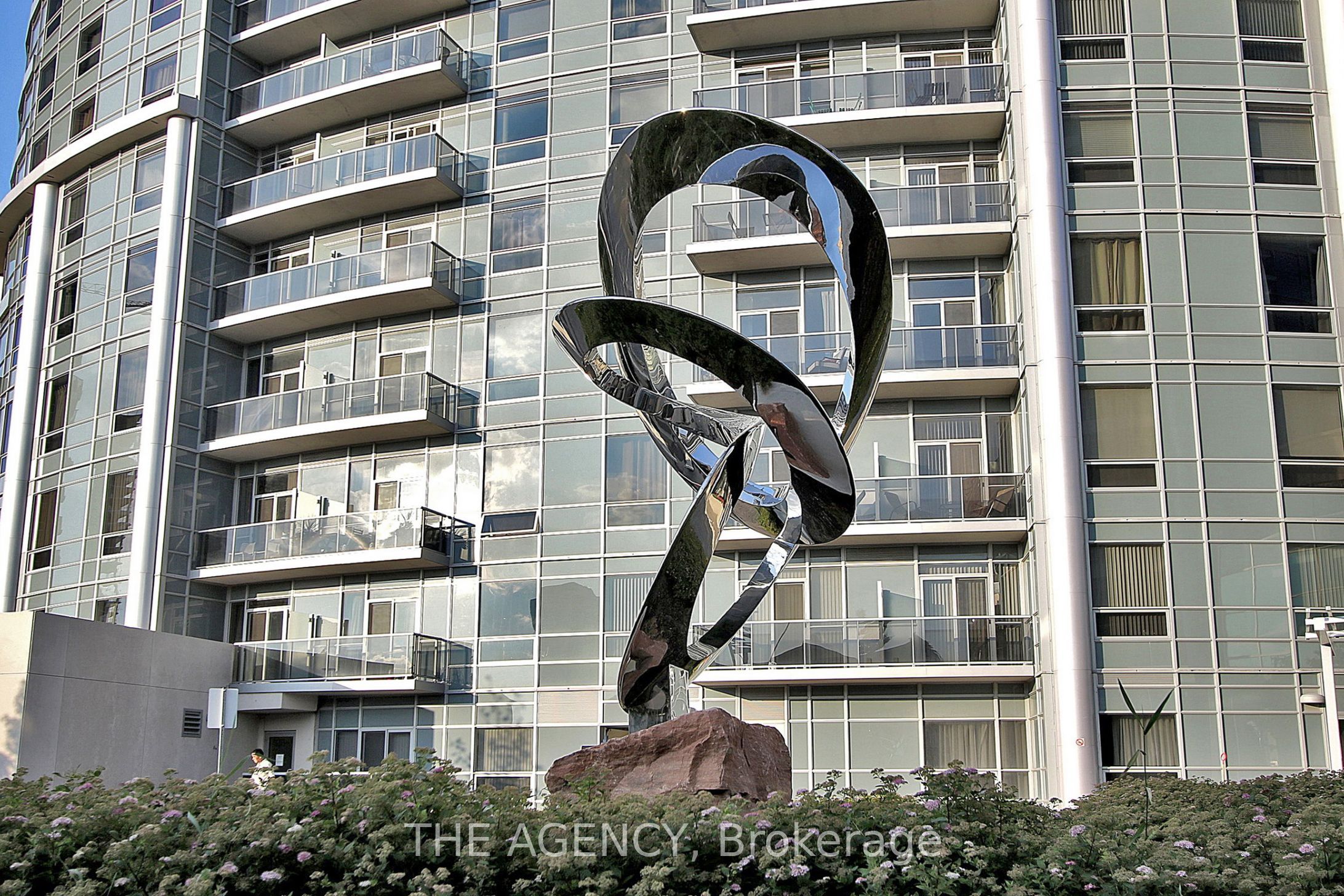 135 Village Green Square 1015, Toronto, ON M1S 0G4 photo 3