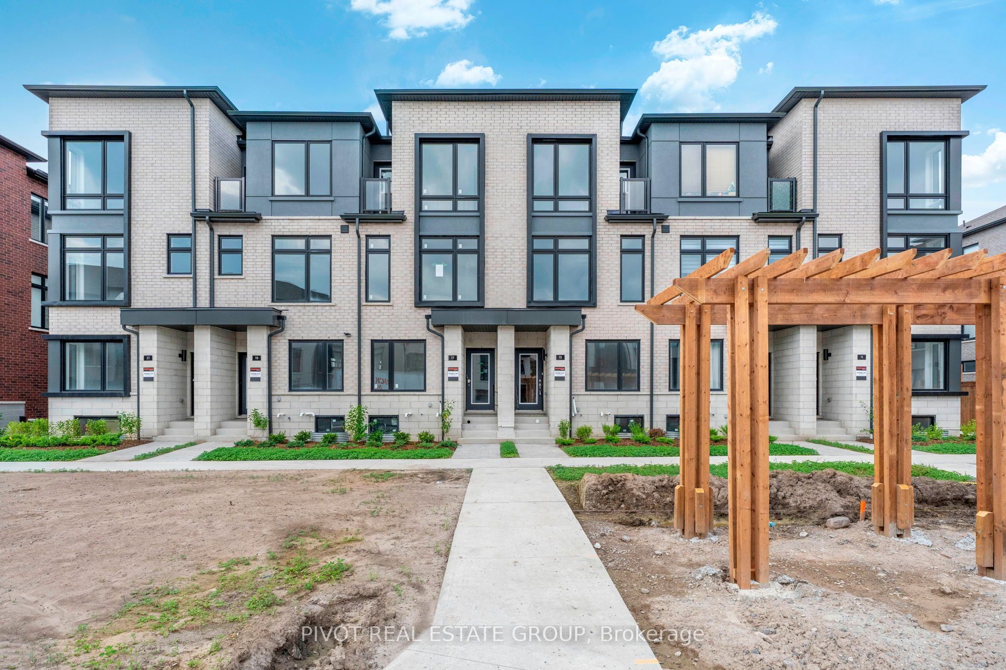 15 Pluto Way, Whitby, ON L1M 0M7 photo 3