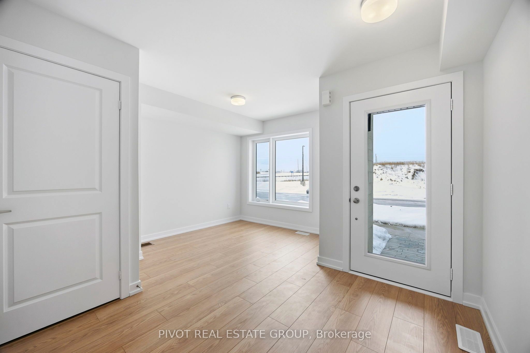 15 Pluto Way, Whitby, ON L1M 0M7 photo 4