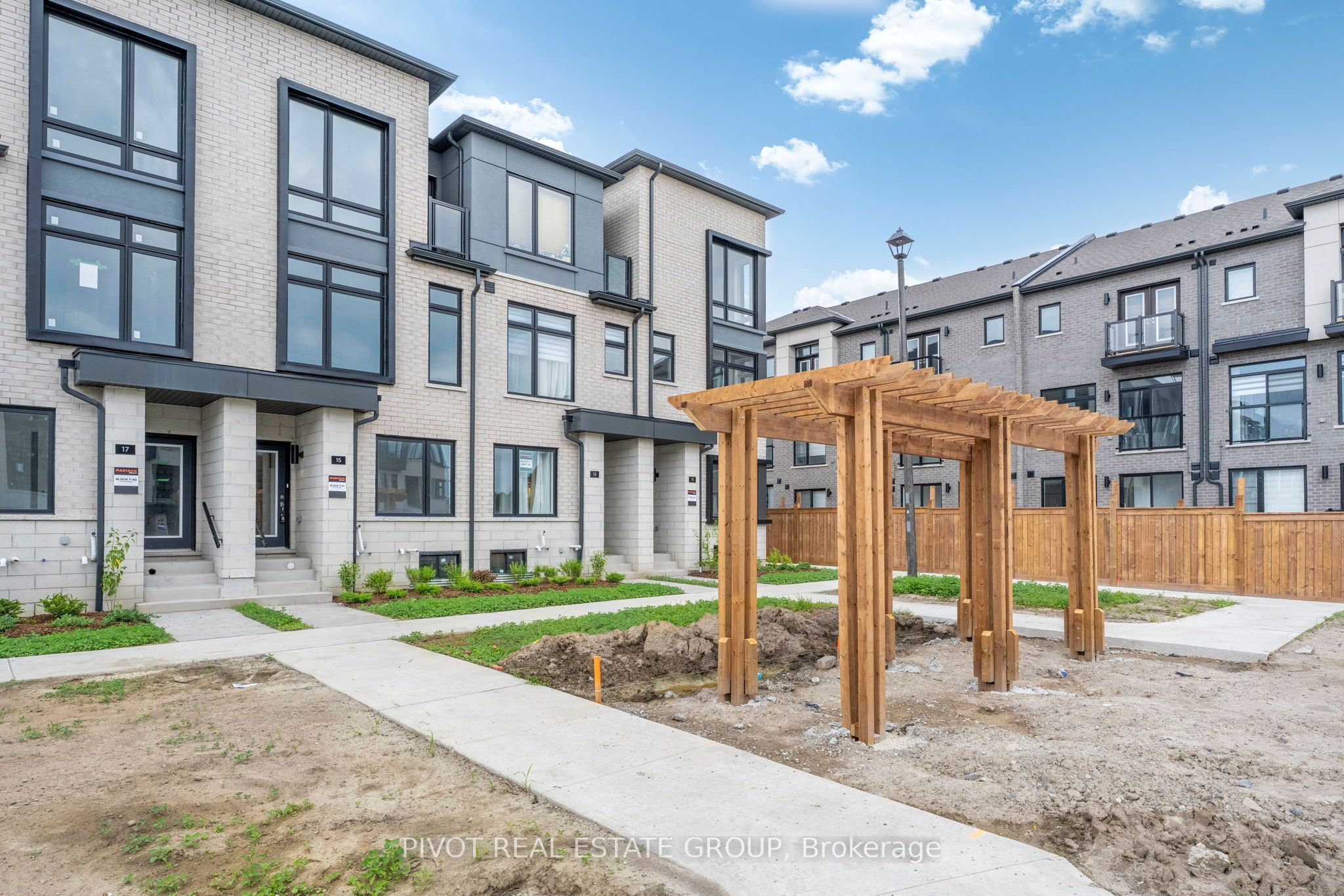 15 Pluto Way, Whitby, ON L1M 0M7 photo 5