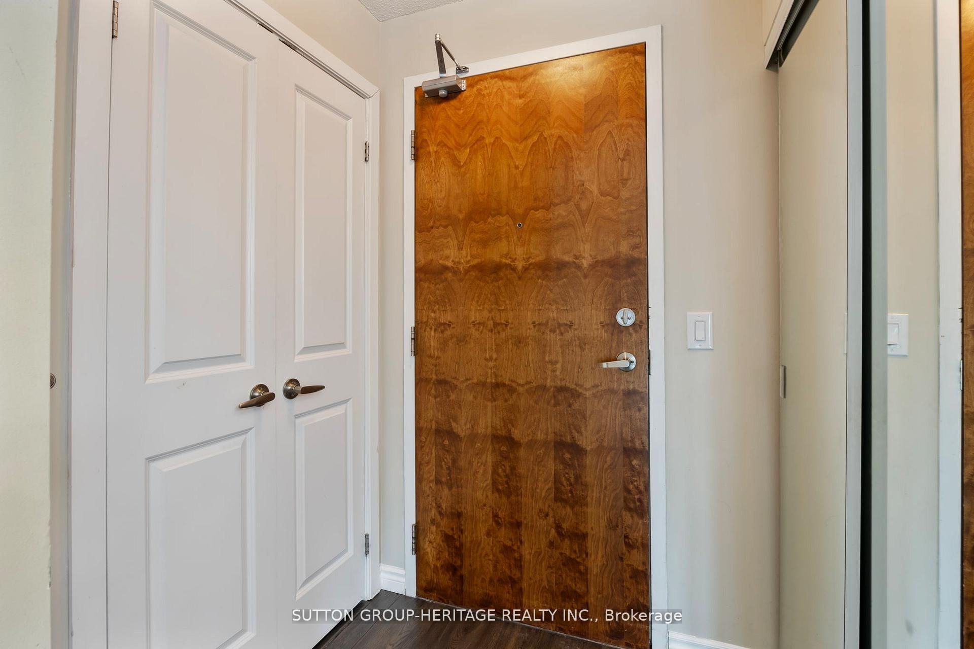 1235 Bayly Street 213, Pickering, ON L1W 1L7 photo 5