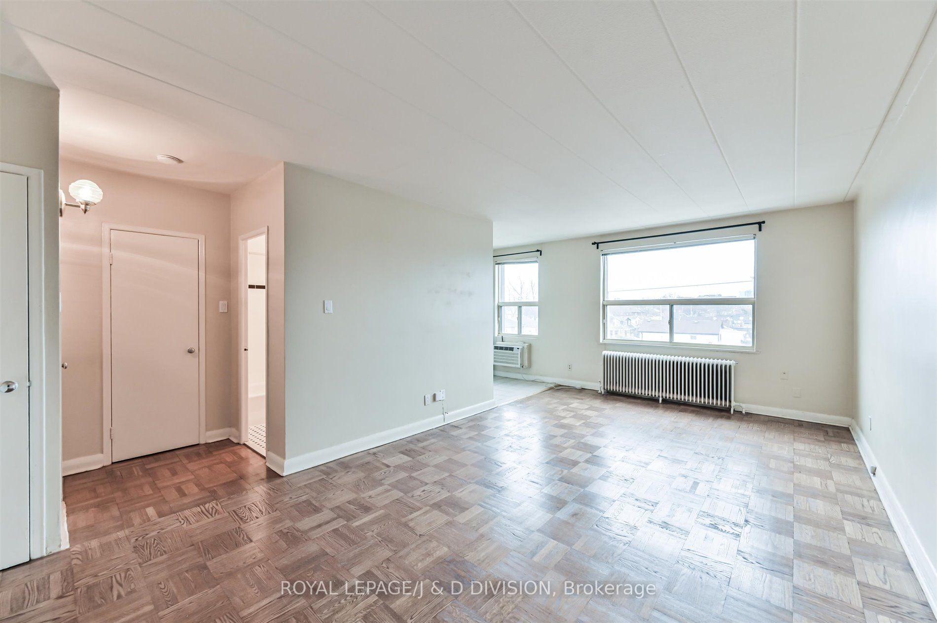 325 Sammon Avenue 306, Toronto, ON M4J 2A1 photo 5