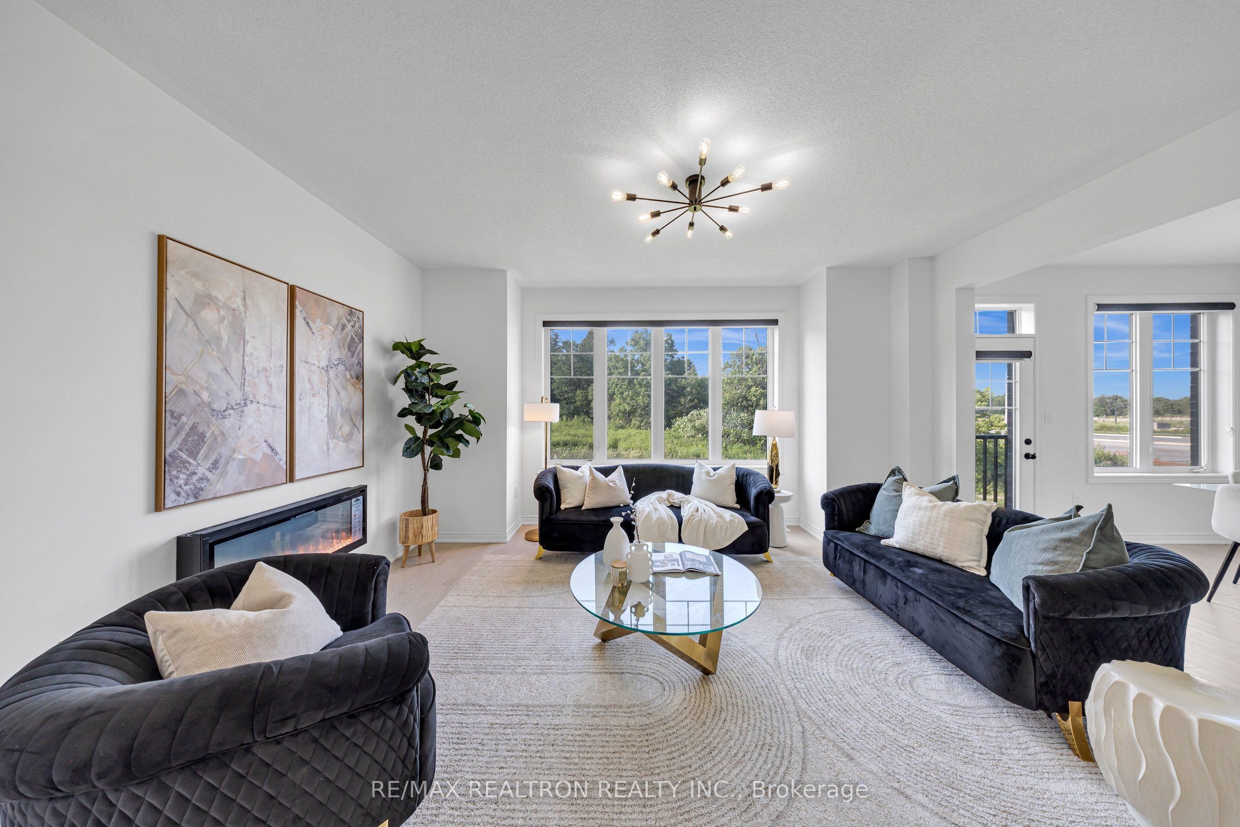 1280 Talisman Manor, Pickering, ON L1X 0K4 photo 4