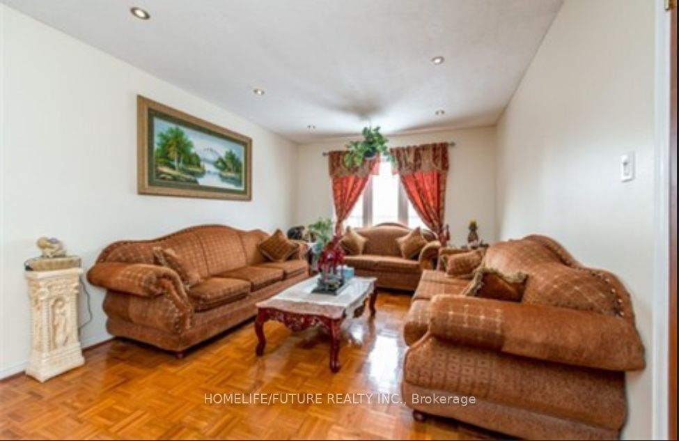 20 Goodall Drive Main & 2nd Flr, Toronto, ON M1B 5C9 photo 3