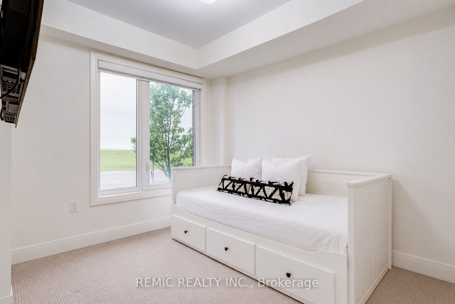 739 Port Darlington Road, Clarington, ON L1C 7G4 photo 5