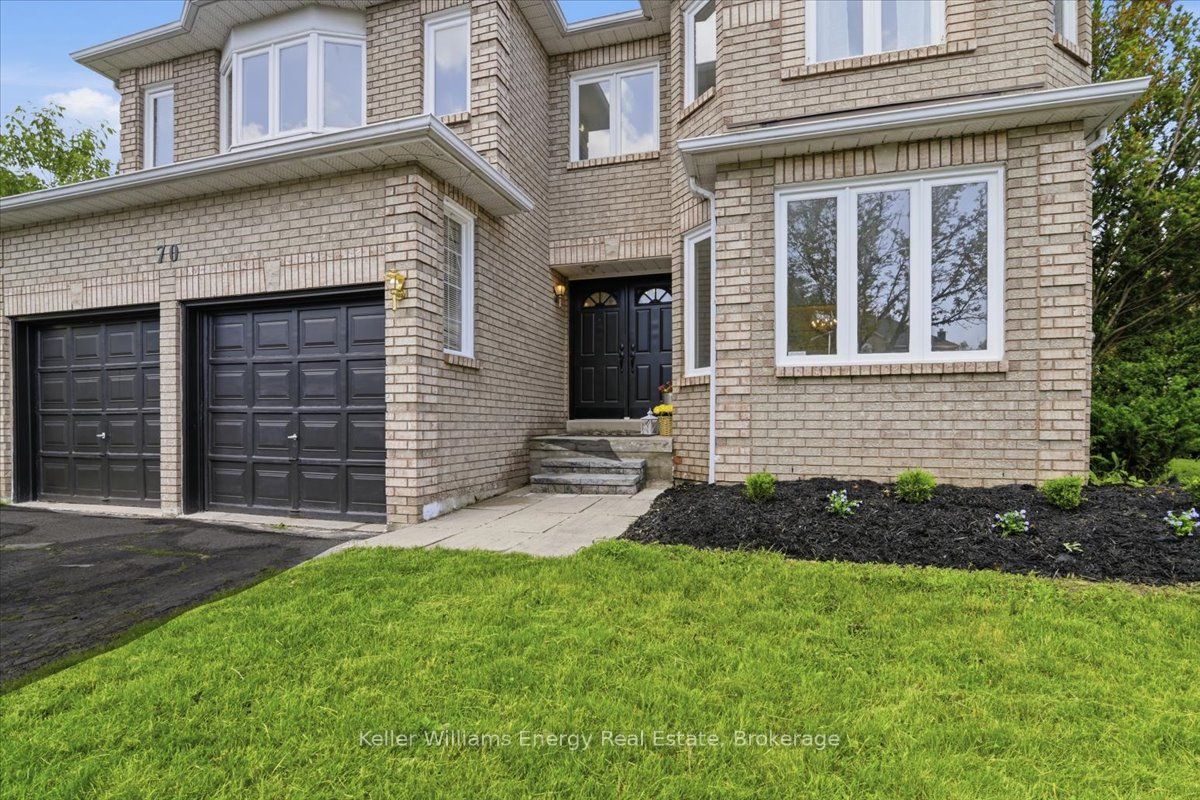70 Willowbrook Drive, Whitby, ON L1R 2A8 photo 3