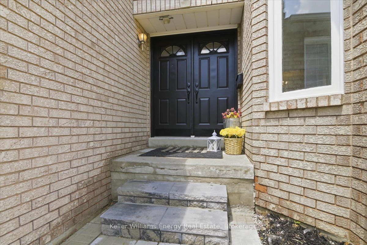 70 Willowbrook Drive, Whitby, ON L1R 2A8 photo 4