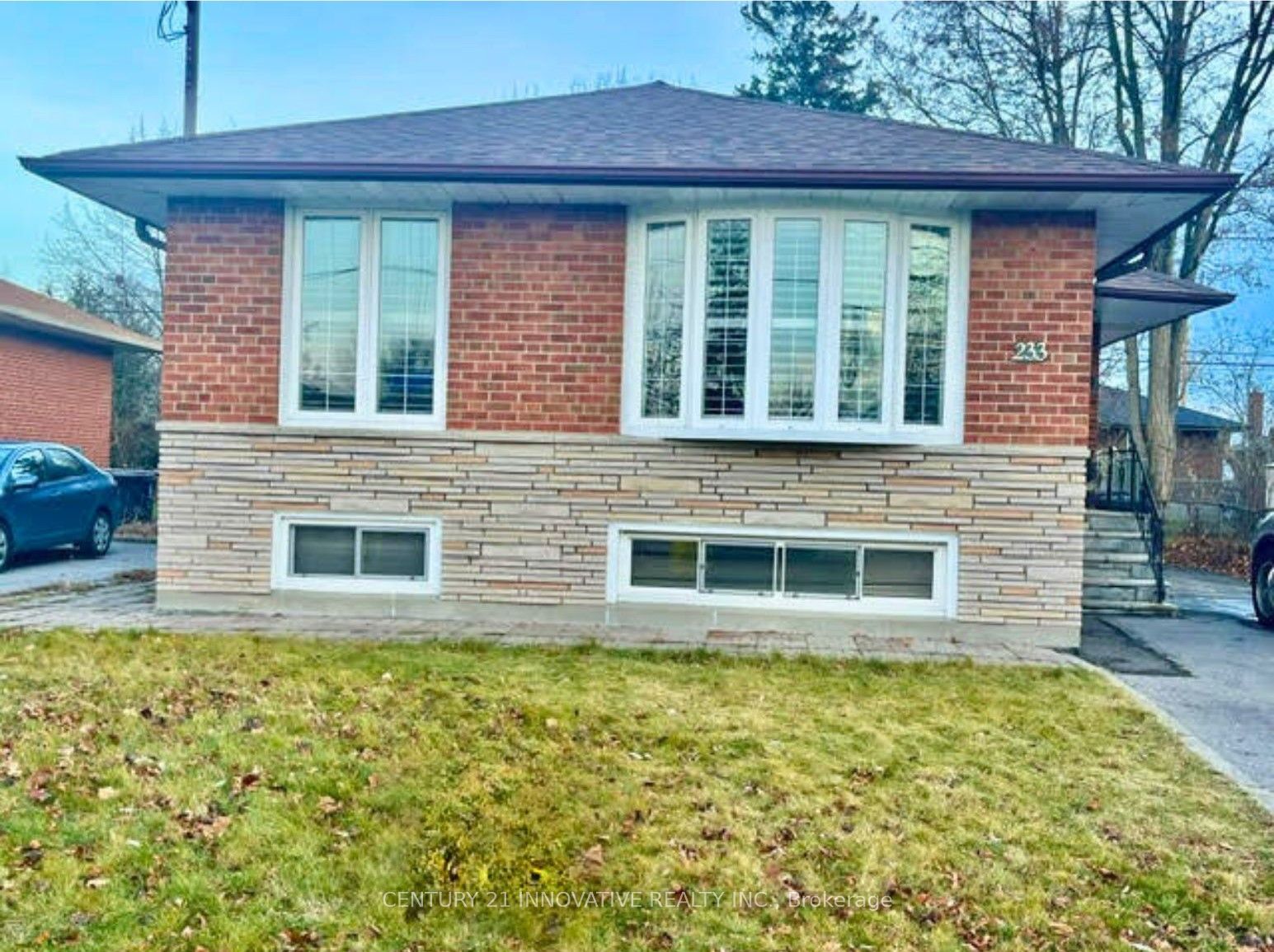 233 Brimorton Drive, Toronto, ON M1H 2C7