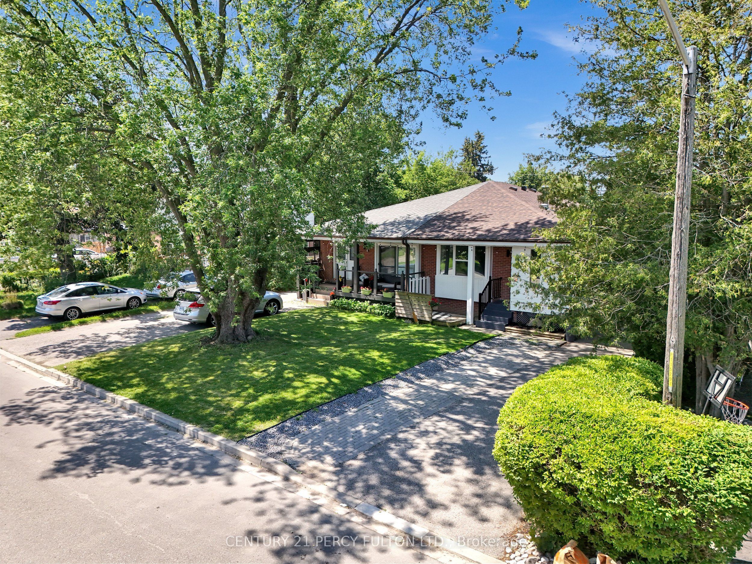 714 Lublin Avenue, Pickering, ON L1W 1Z2 photo 3