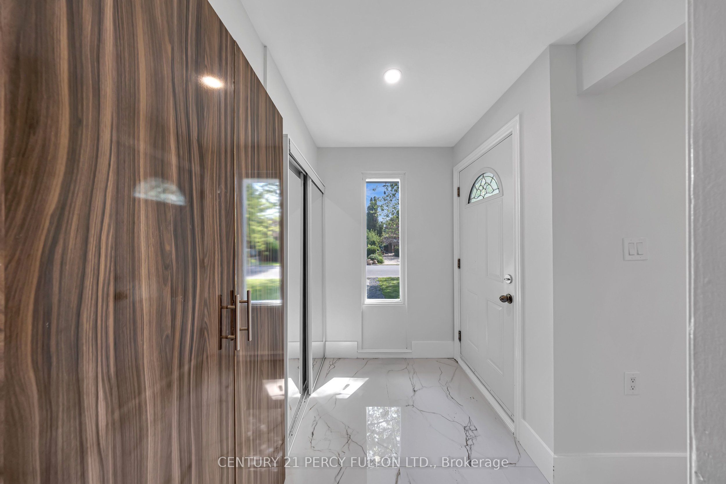 714 Lublin Avenue, Pickering, ON L1W 1Z2 photo 4