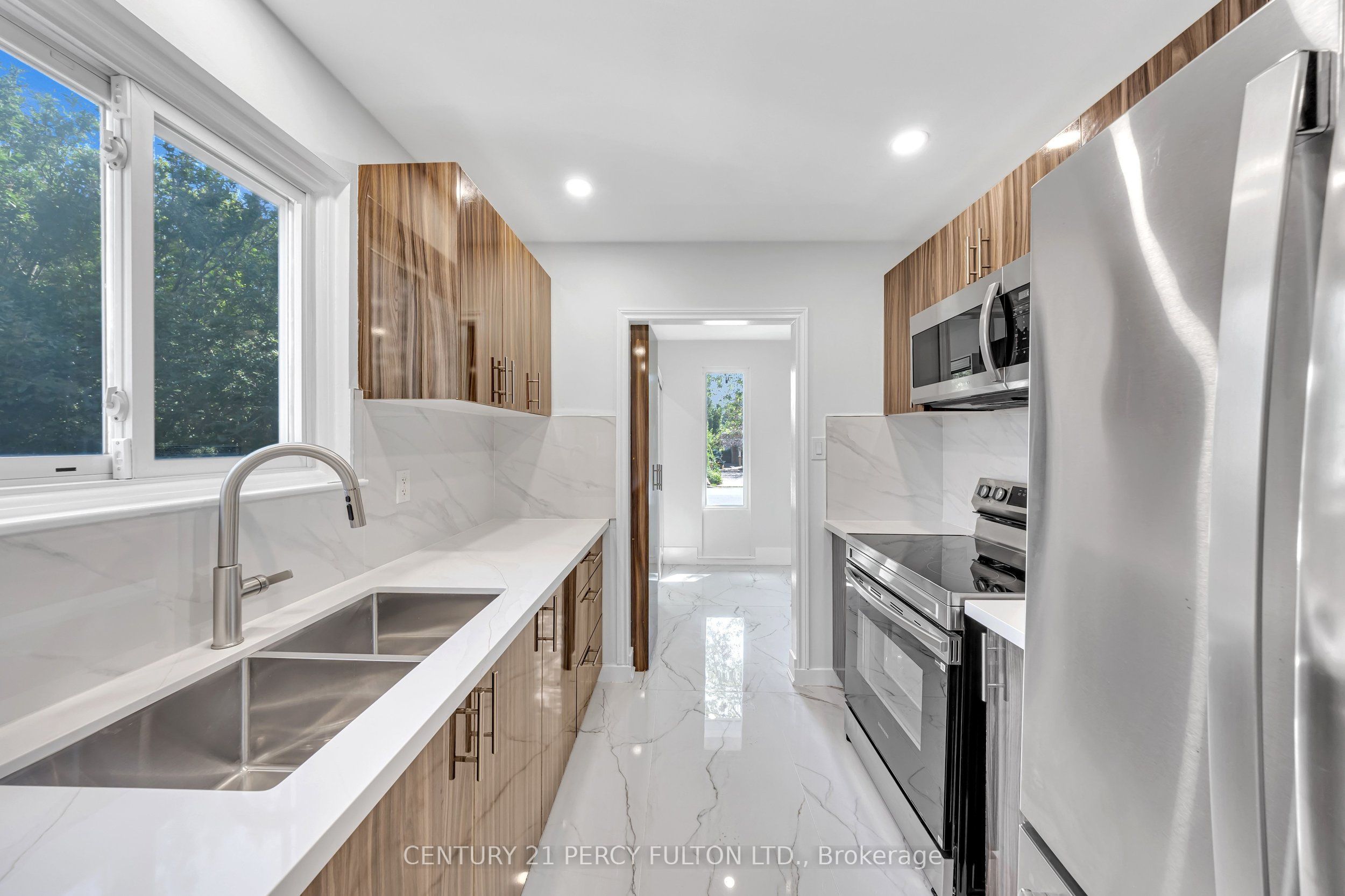 714 Lublin Avenue, Pickering, ON L1W 1Z2 photo 5