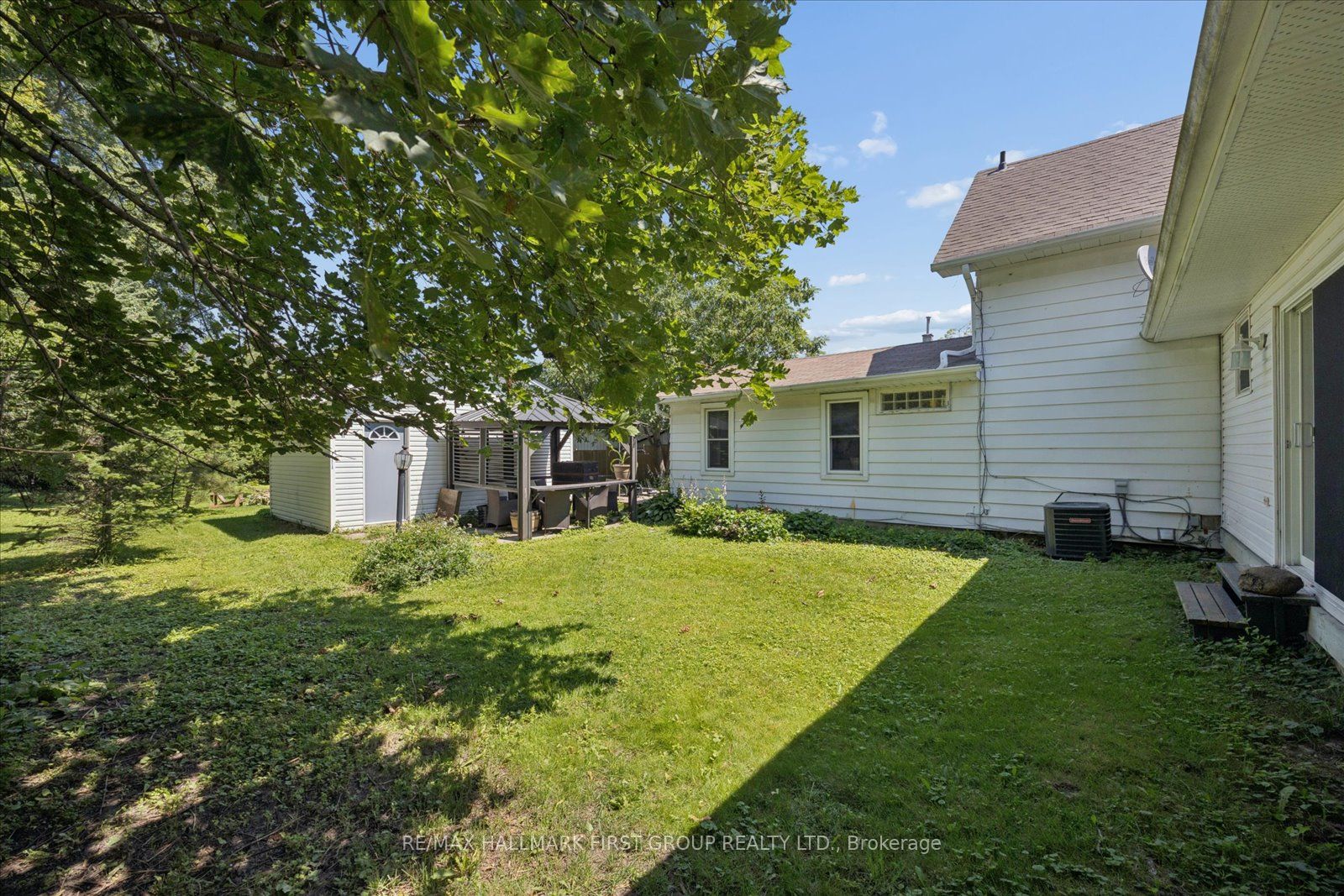 211 Casimir Street MAIN, Scugog, ON L9L 1B7 photo 2